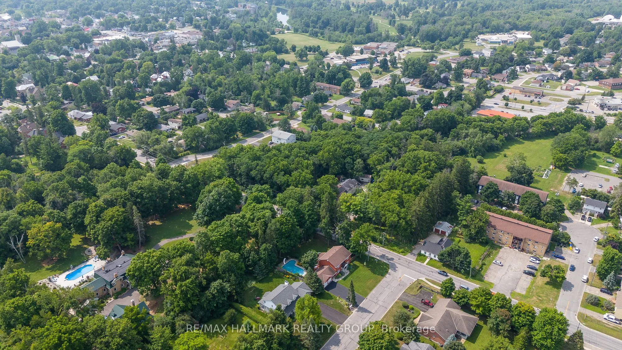 60 Drummond Street W