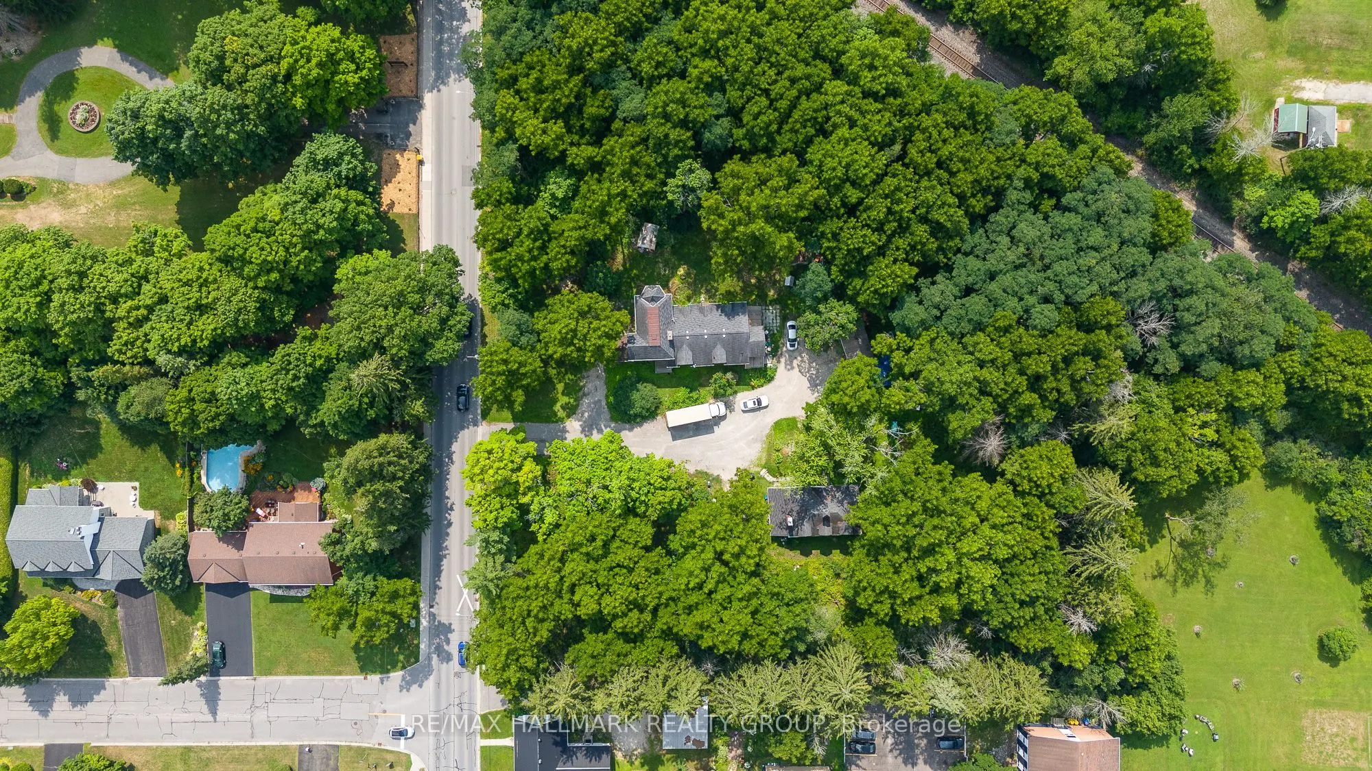 60 Drummond Street W