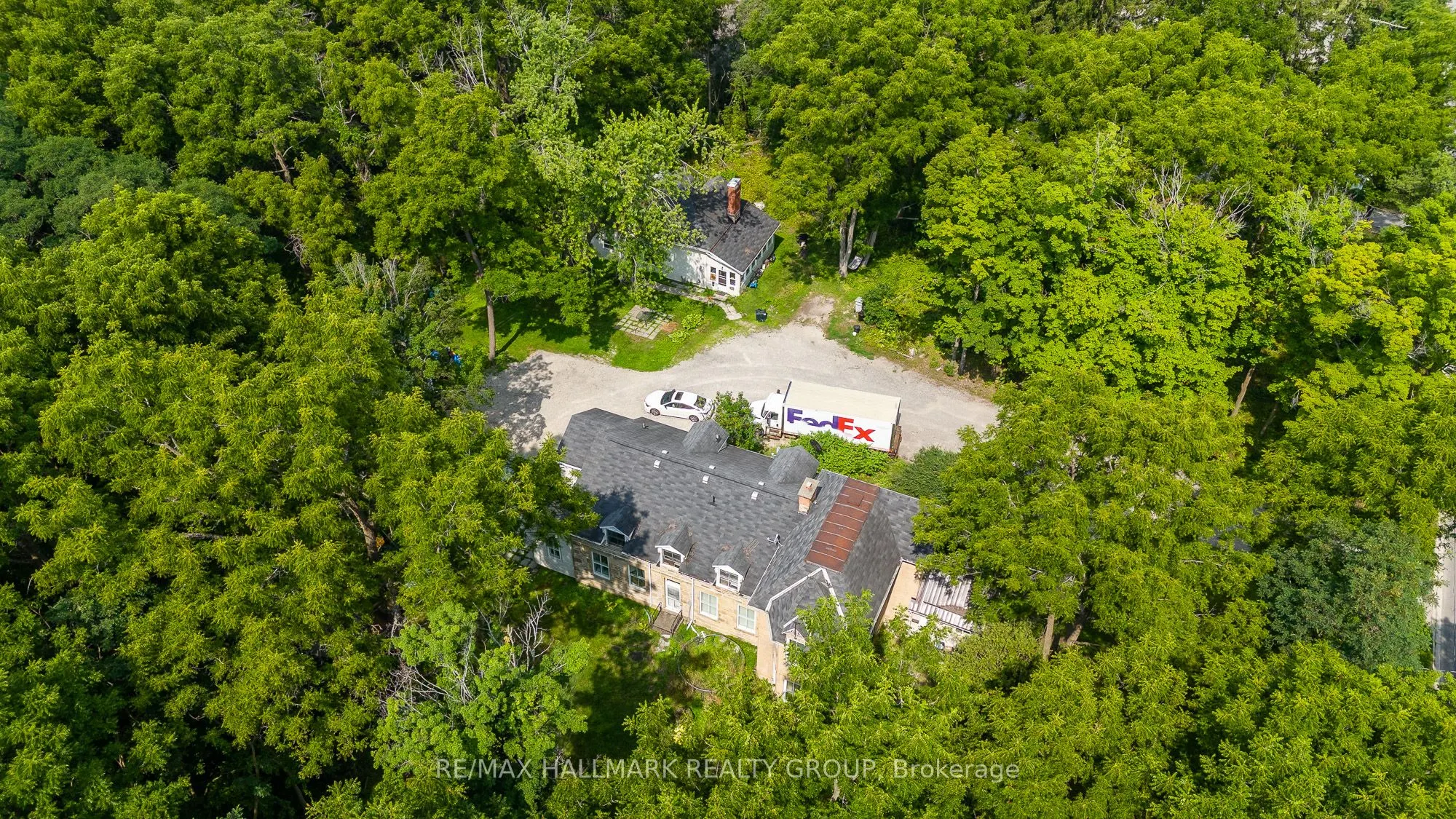 60 Drummond Street W