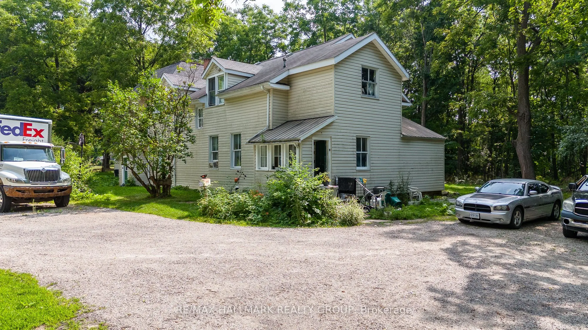 60 Drummond Street W