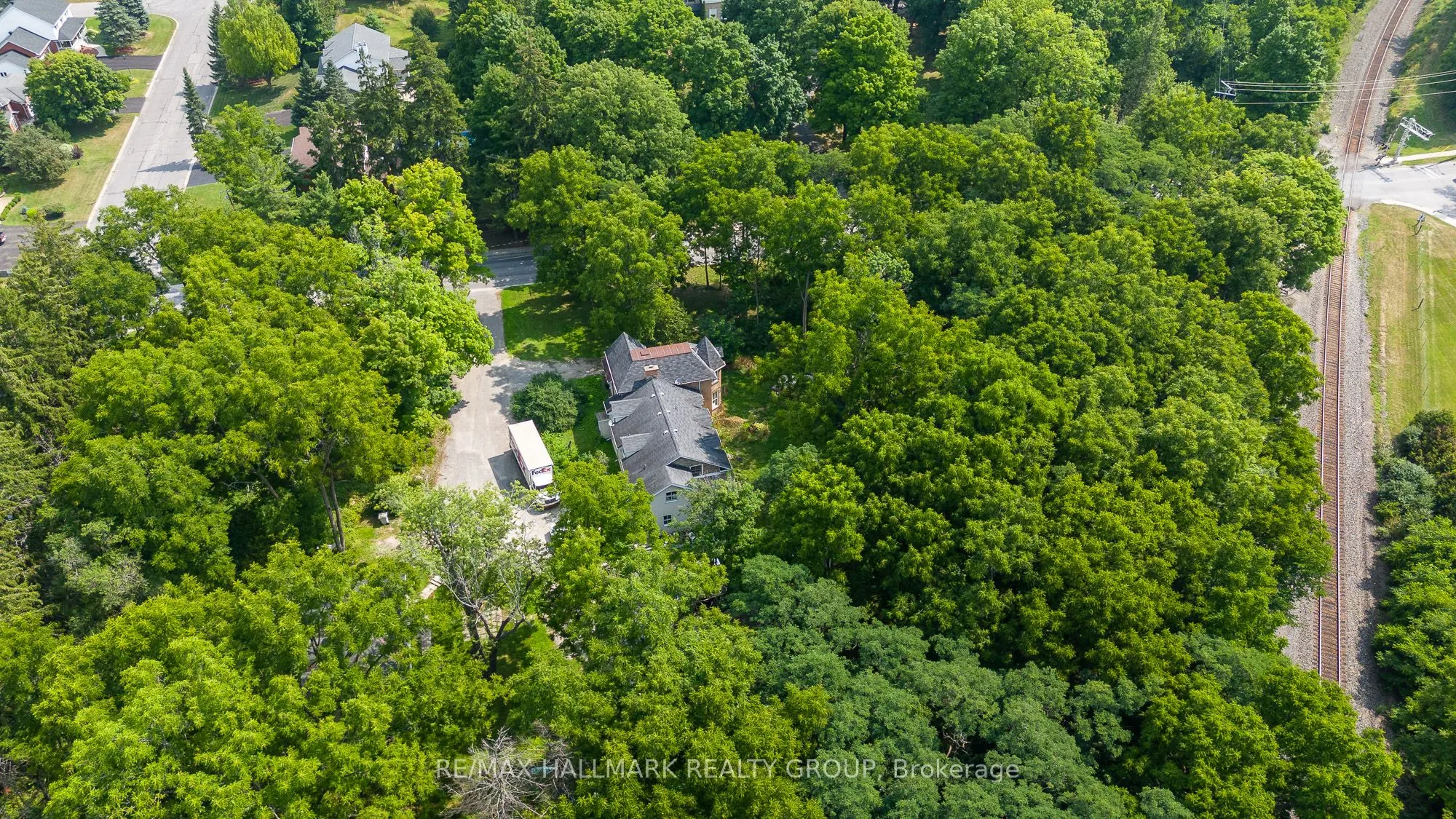 60 Drummond Street W