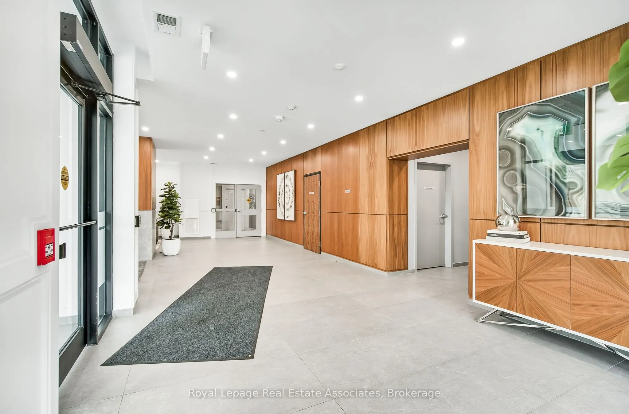 1880 Gordon Street, #112