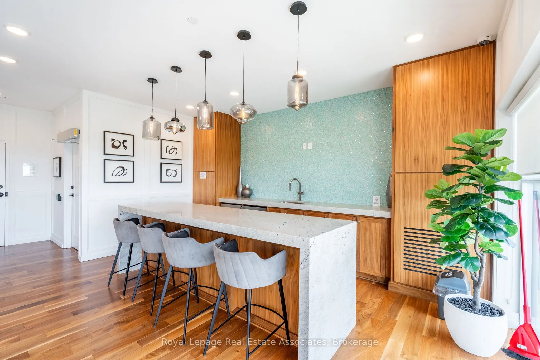 1880 Gordon Street, #112