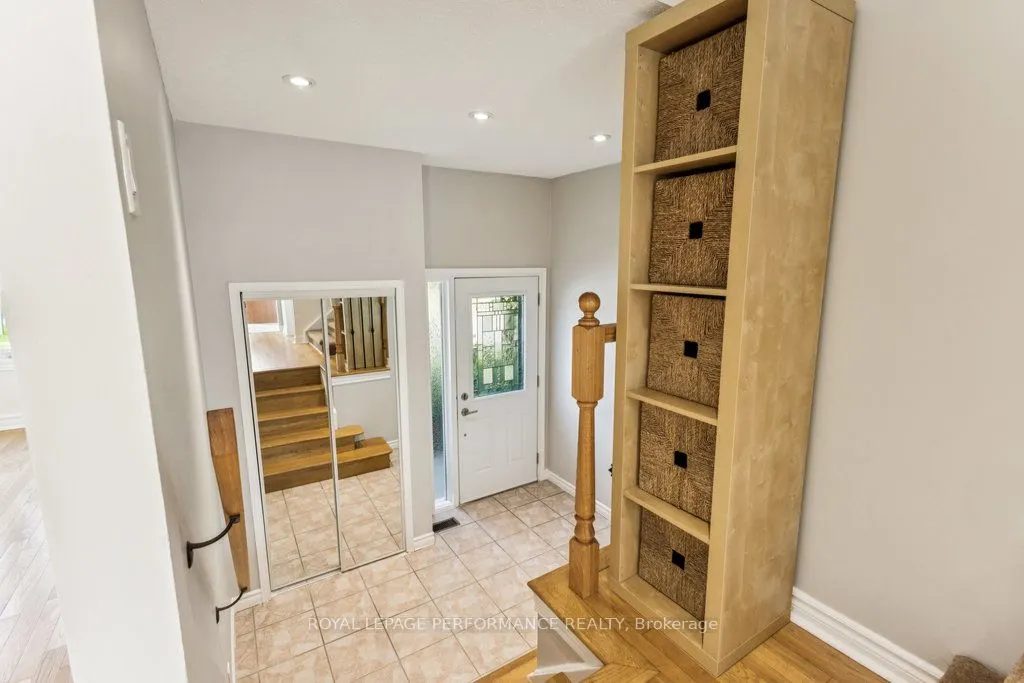 6 Gillespie Crescent