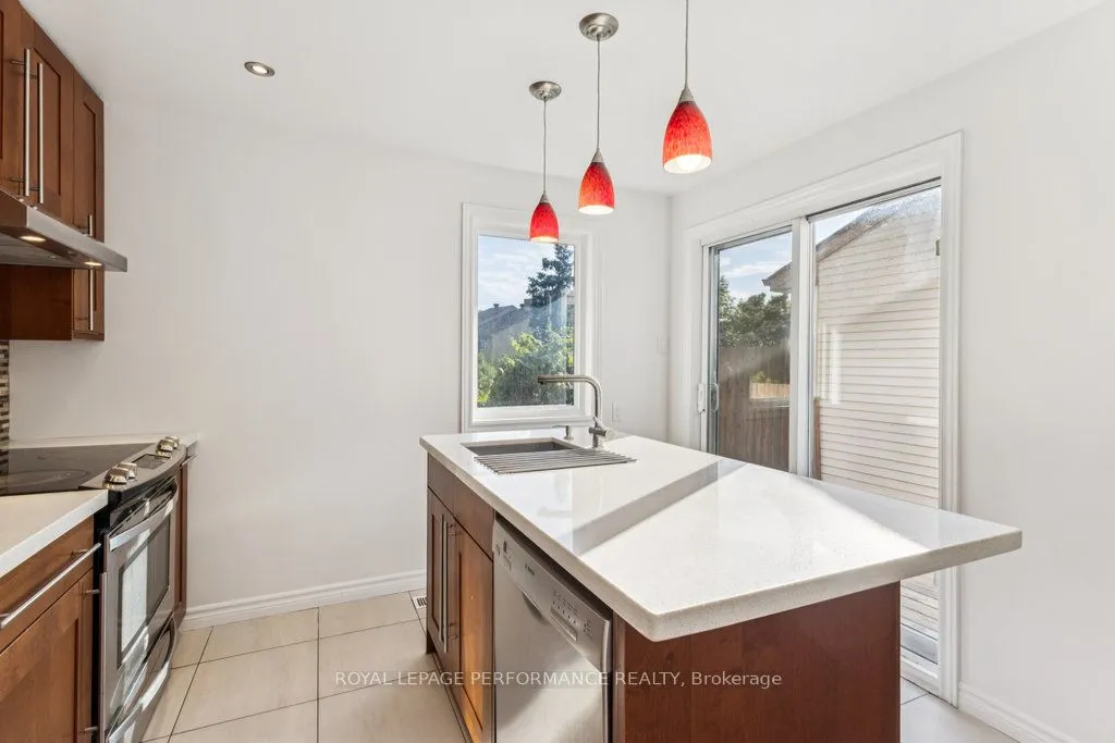 6 Gillespie Crescent