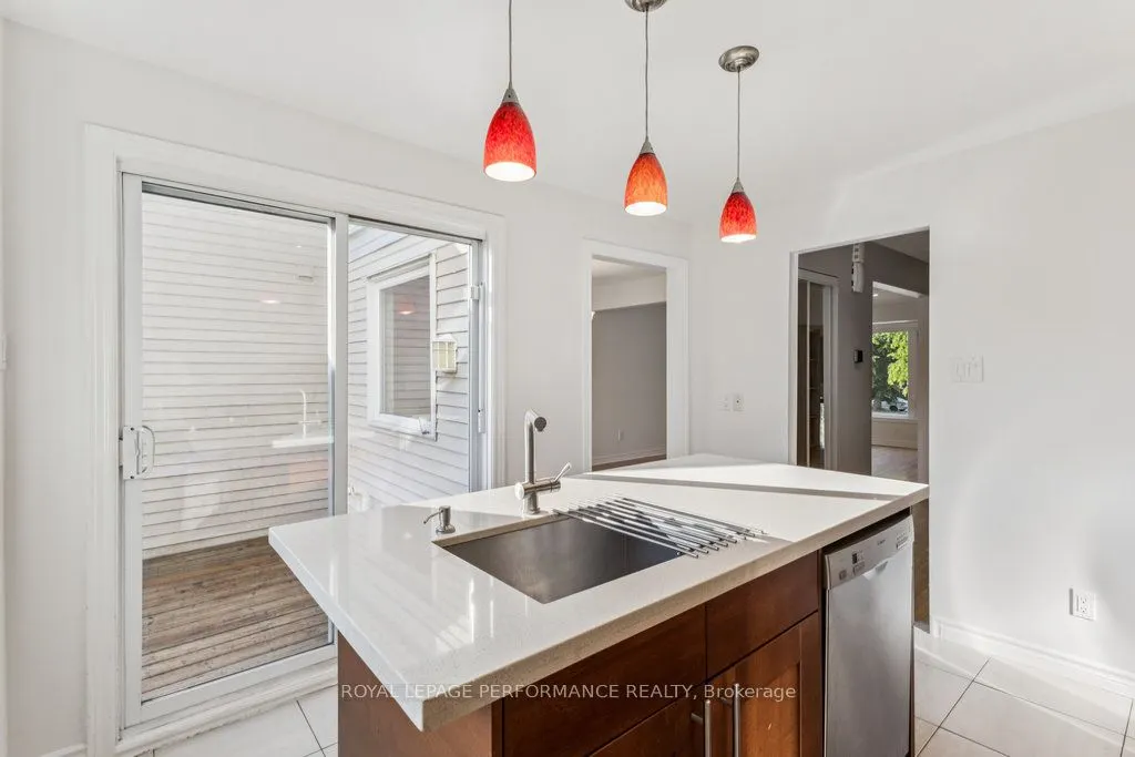 6 Gillespie Crescent