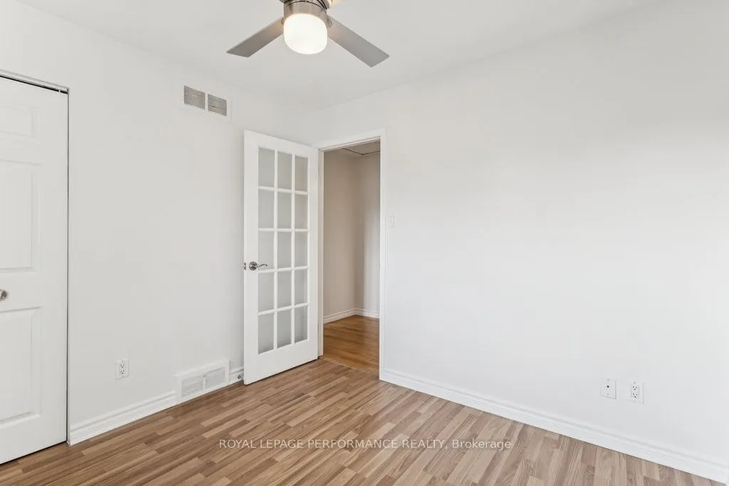 6 Gillespie Crescent