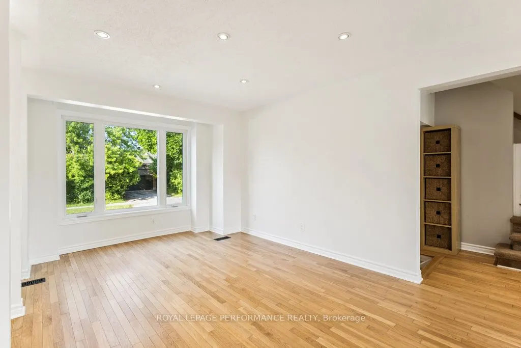 6 Gillespie Crescent