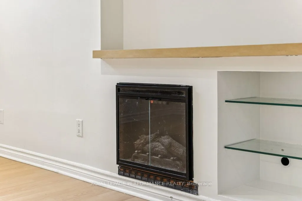 6 Gillespie Crescent