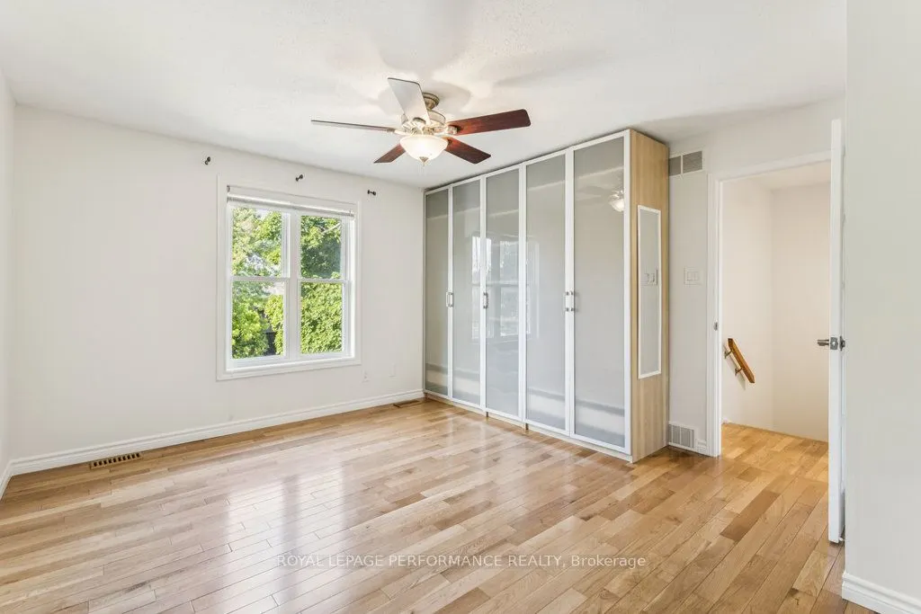 6 Gillespie Crescent