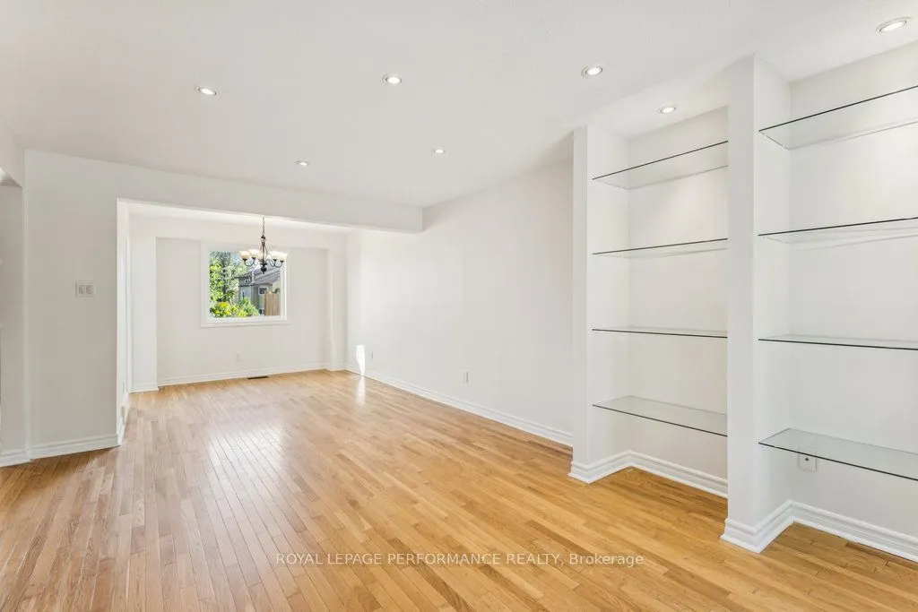 6 Gillespie Crescent