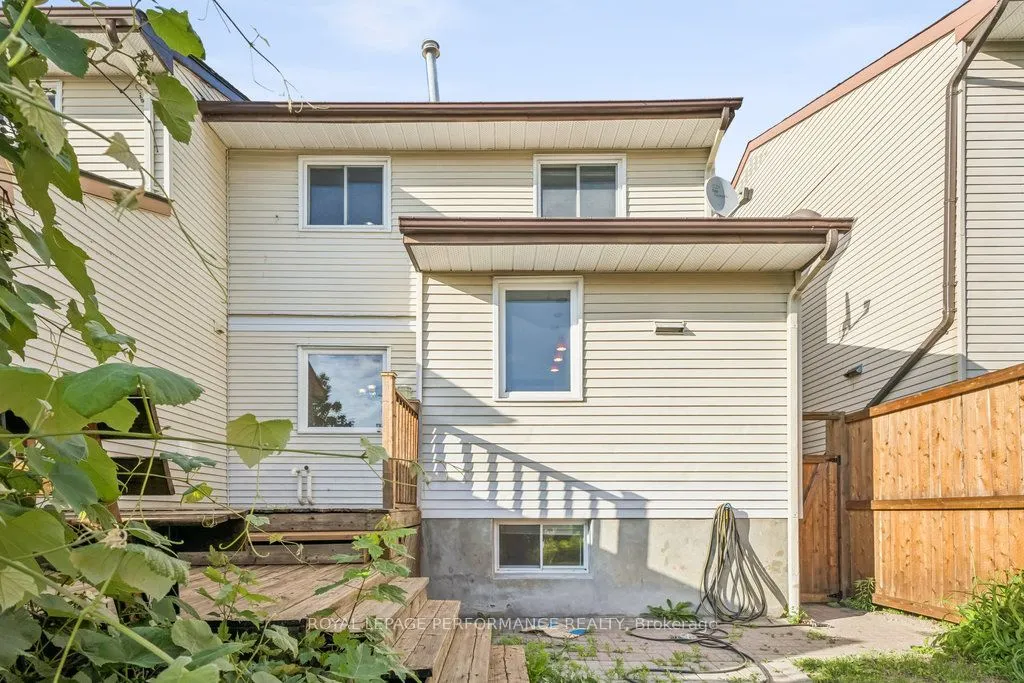 6 Gillespie Crescent