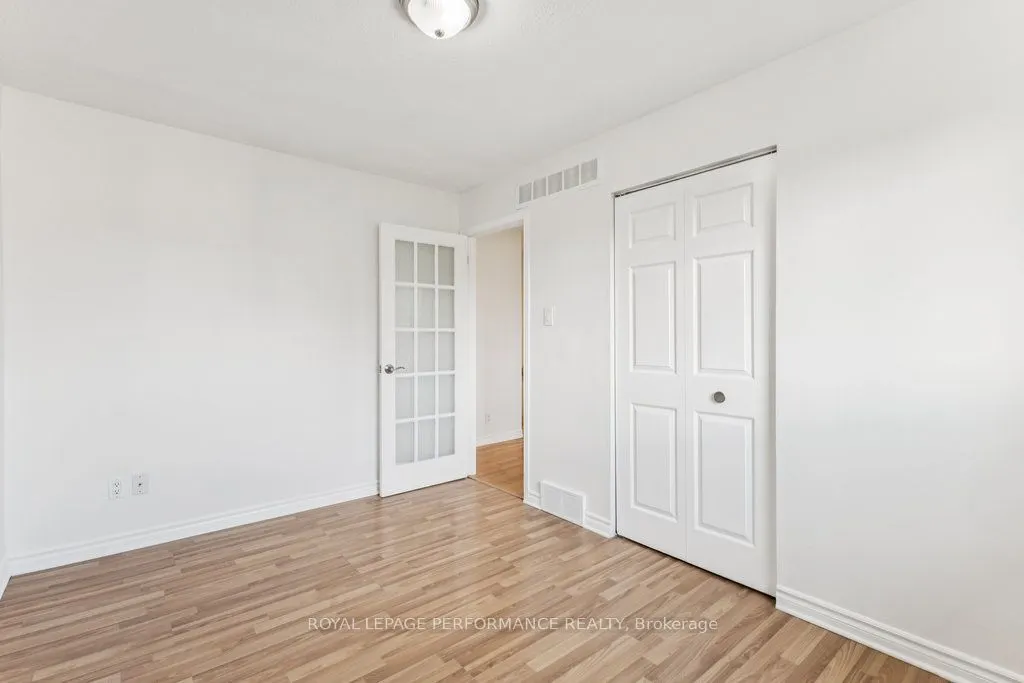 6 Gillespie Crescent