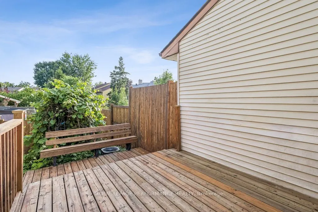 6 Gillespie Crescent