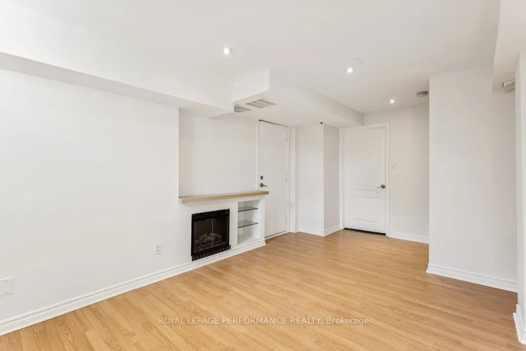 6 Gillespie Crescent