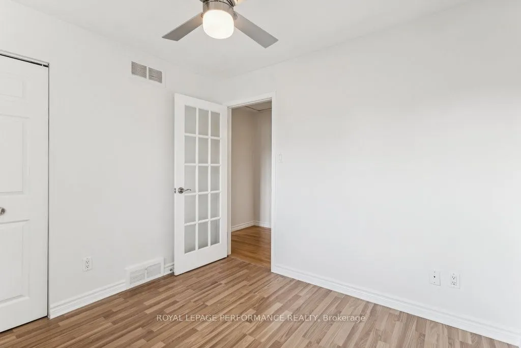 6 Gillespie Crescent