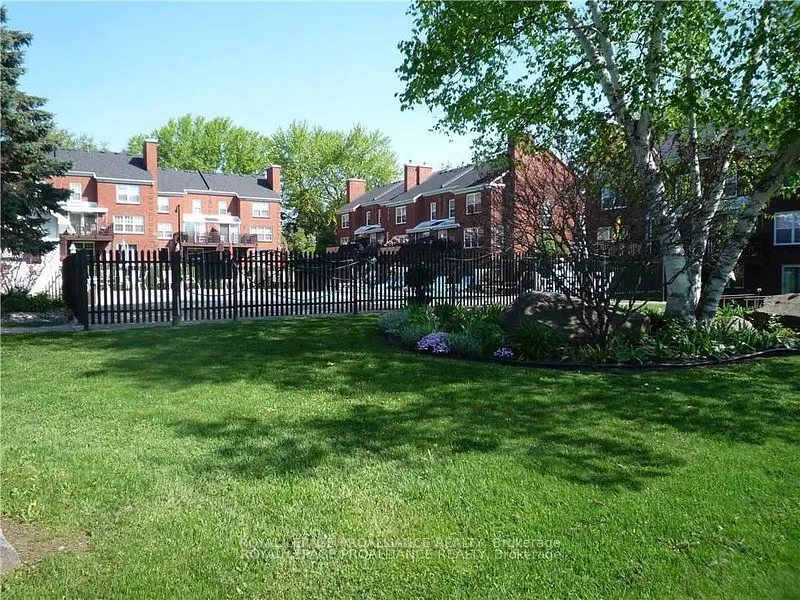 45 COUNTRY CLUB Place, #16