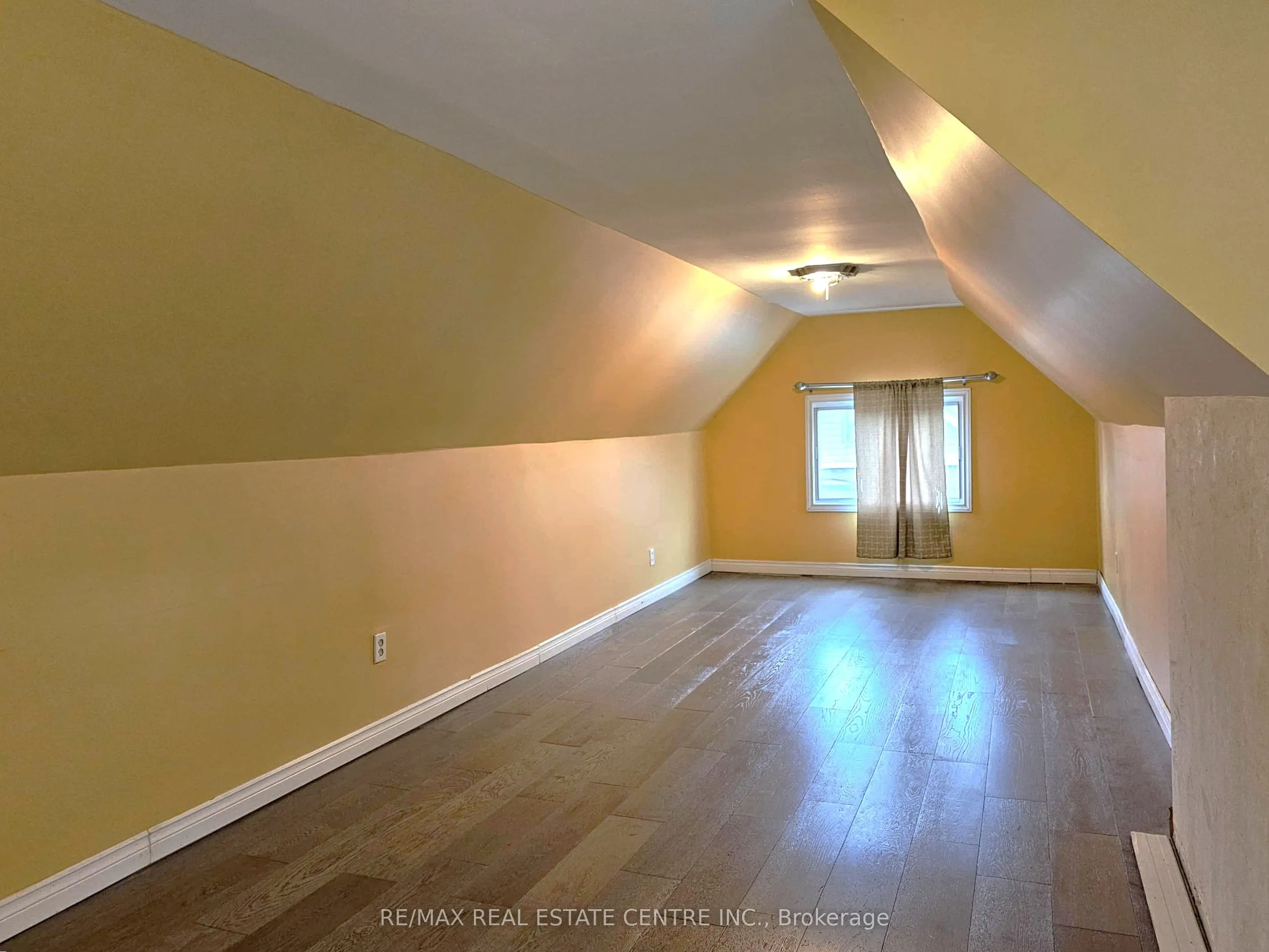 35 Fairleigh Avenue N