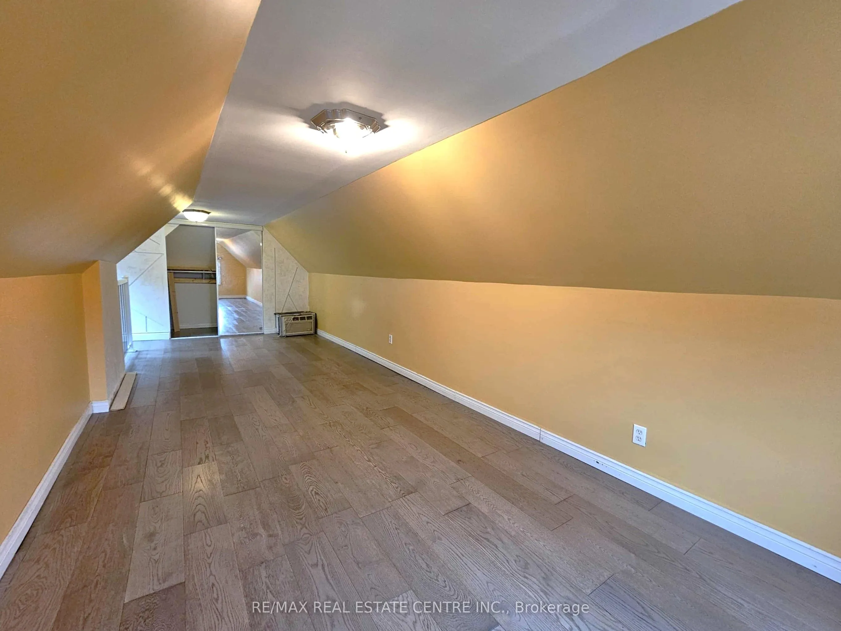 35 Fairleigh Avenue N