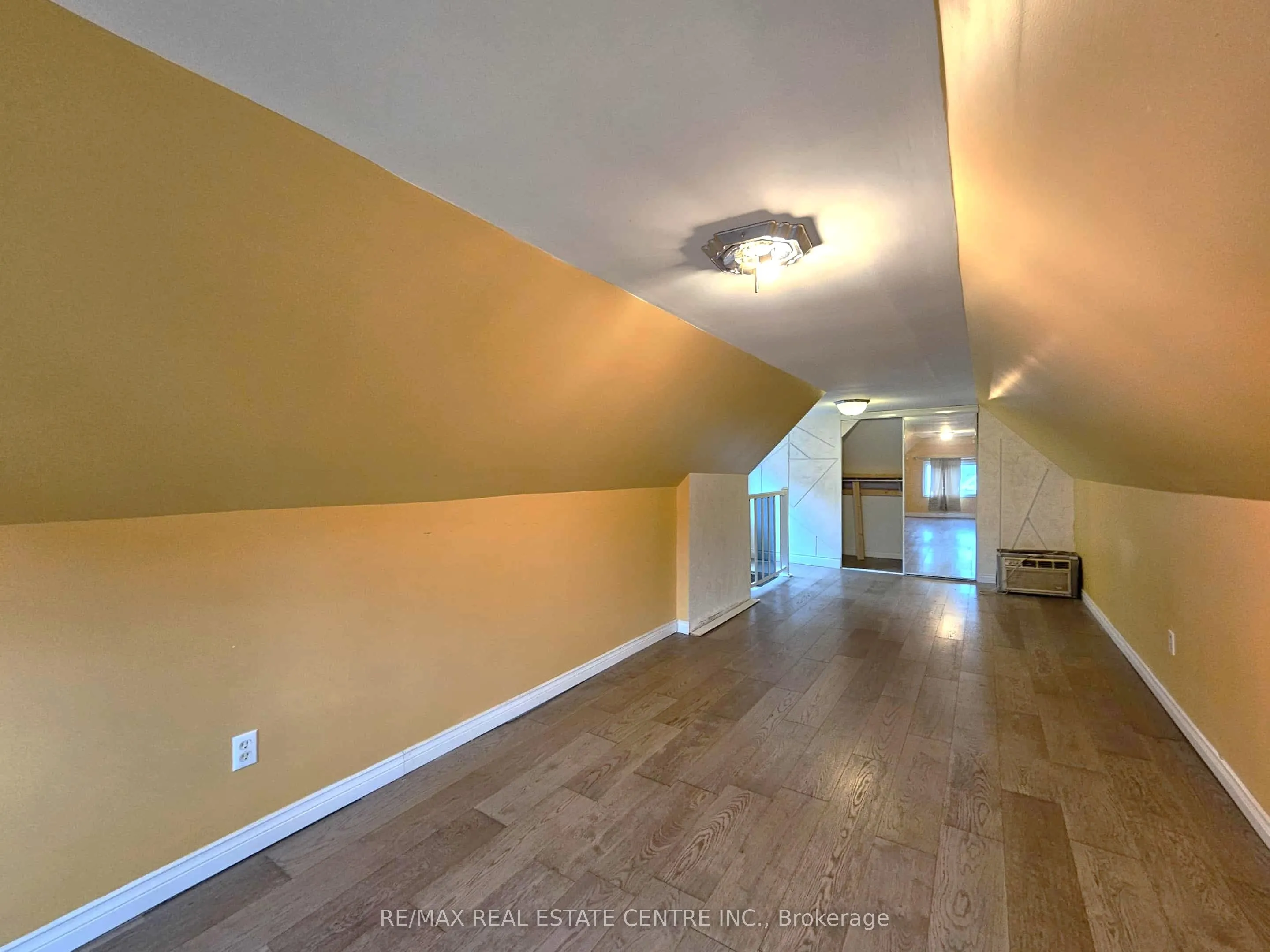 35 Fairleigh Avenue N