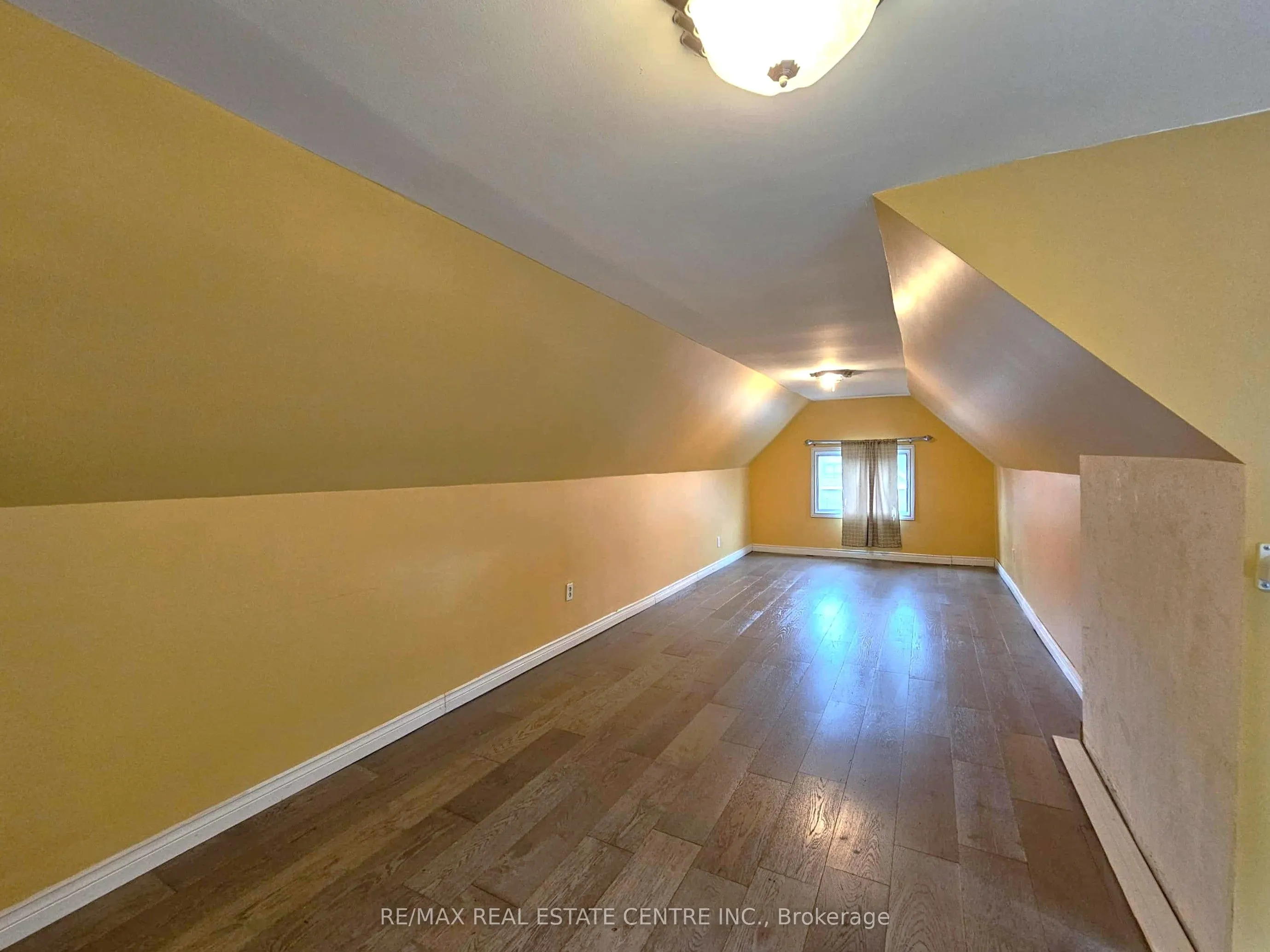 35 Fairleigh Avenue N