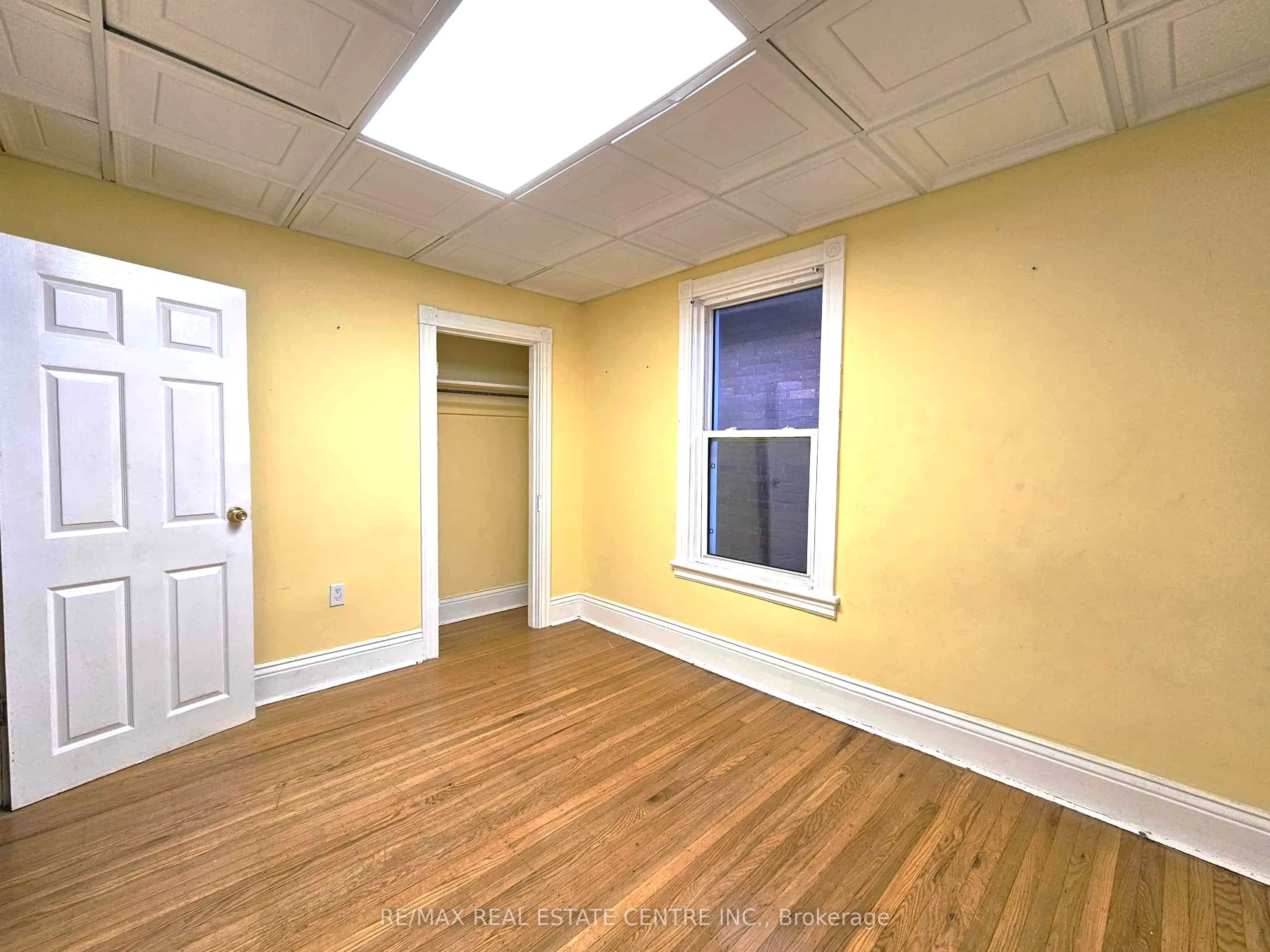 35 Fairleigh Avenue N