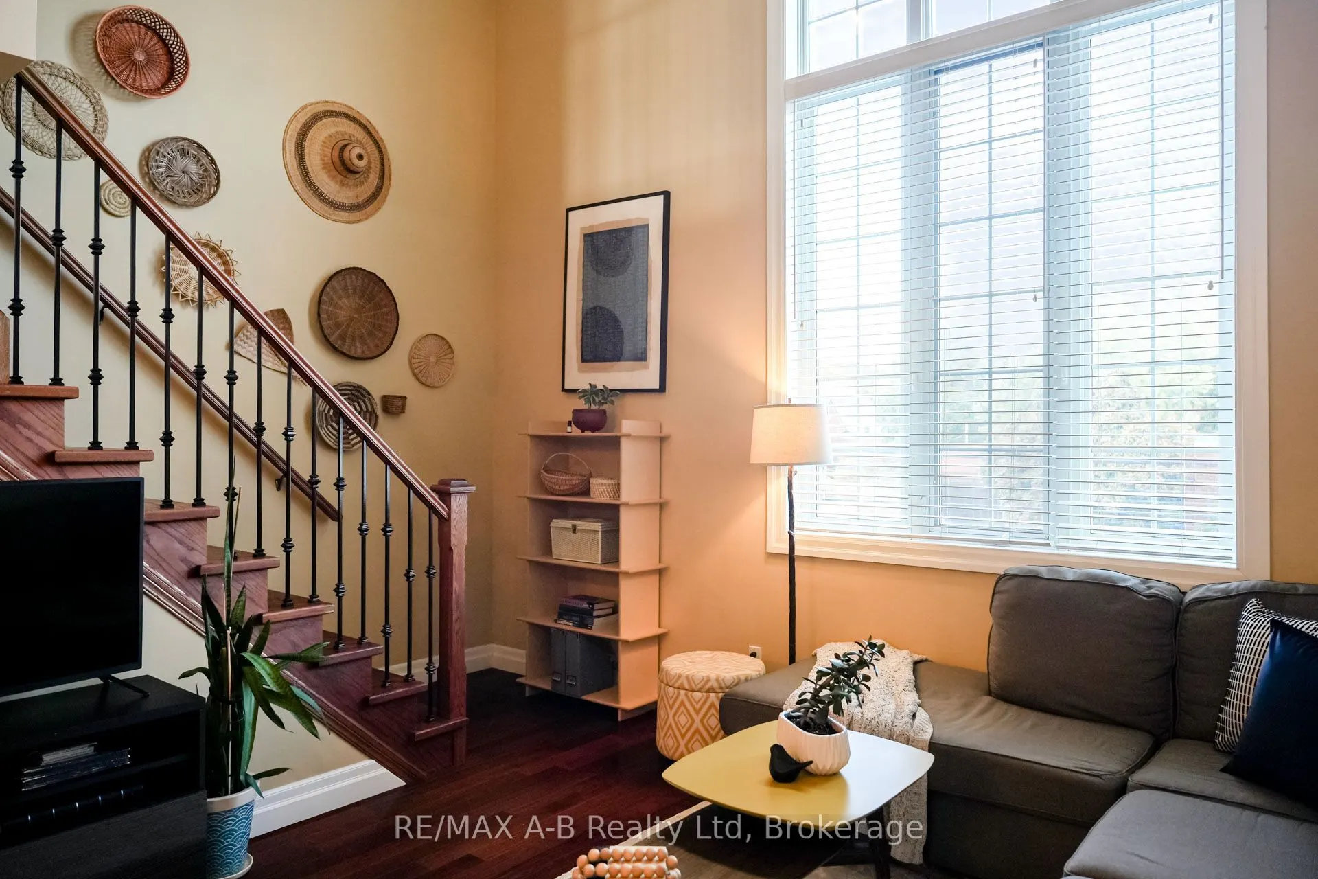 555 King Street E, #305