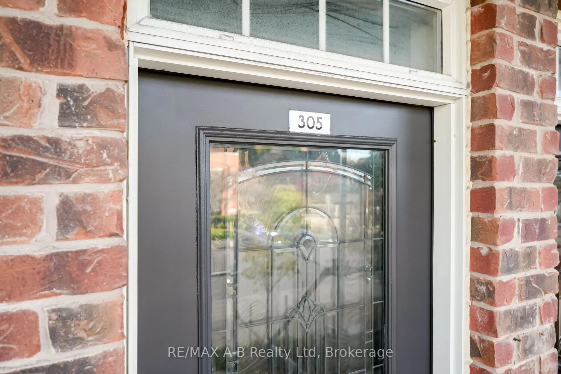 555 King Street E, #305