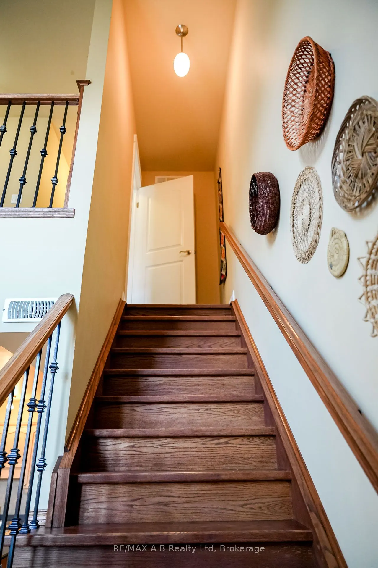 555 King Street E, #305