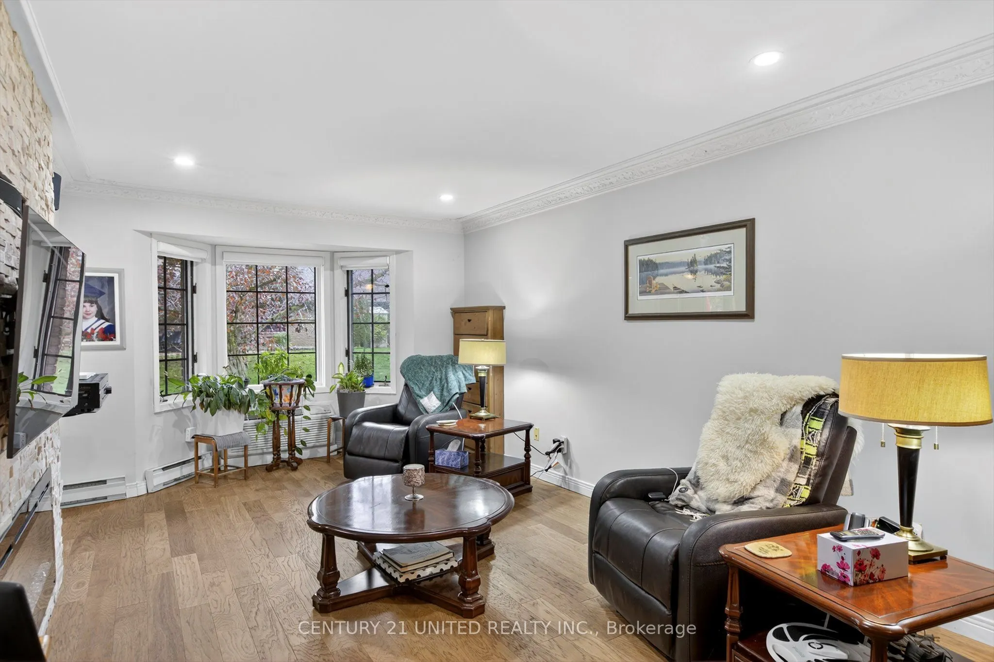 635 Whitaker Street, #8