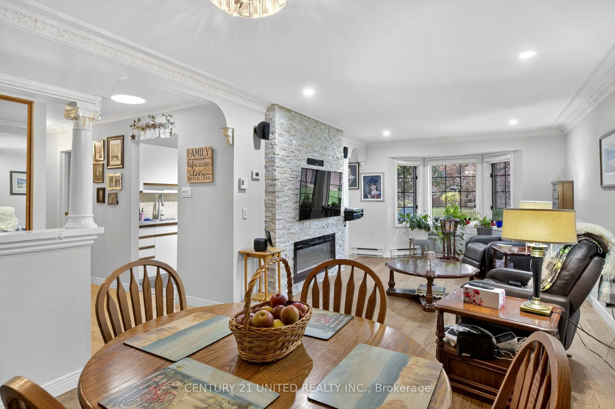 635 Whitaker Street, #8