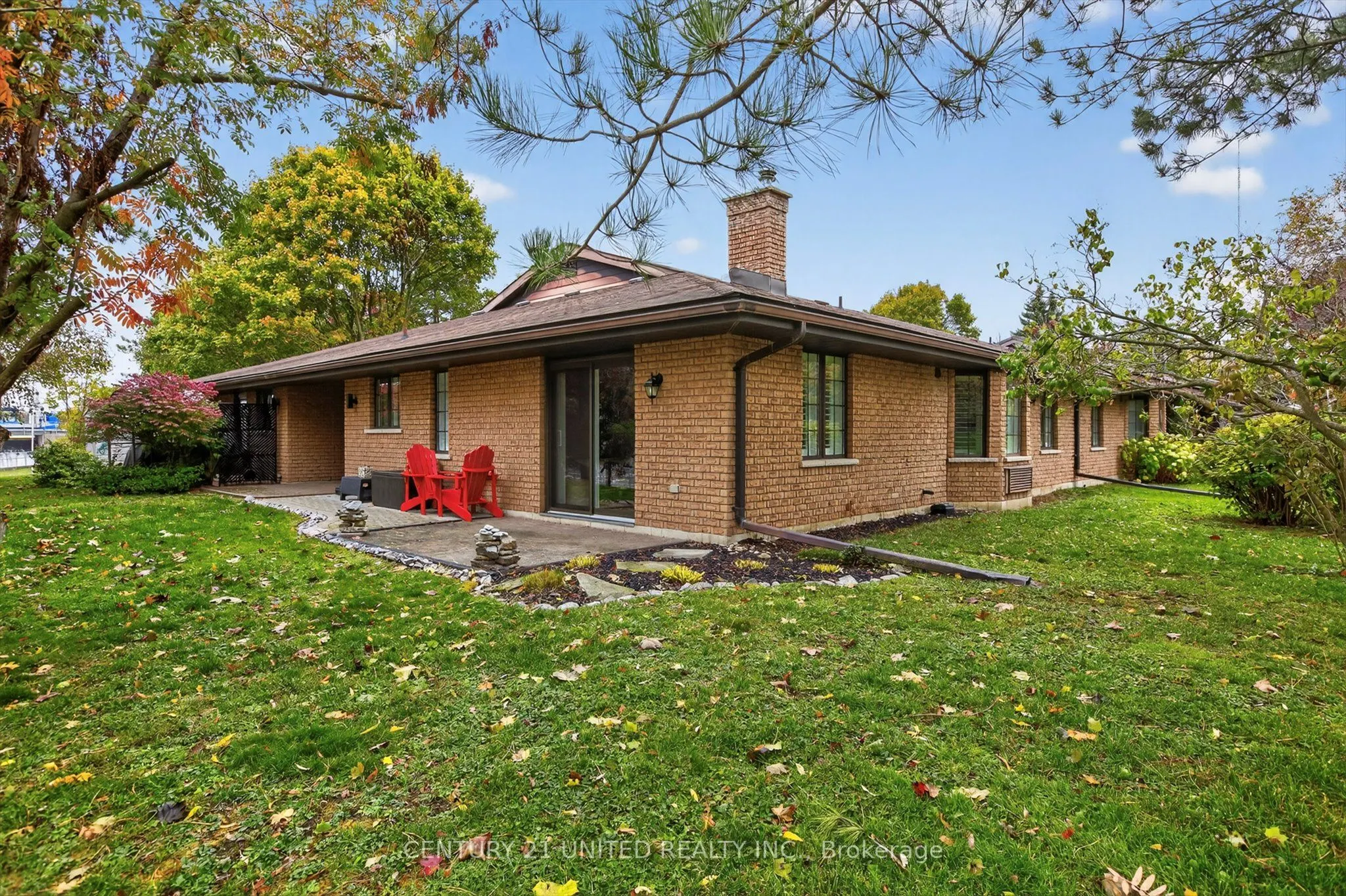 635 Whitaker Street, #8