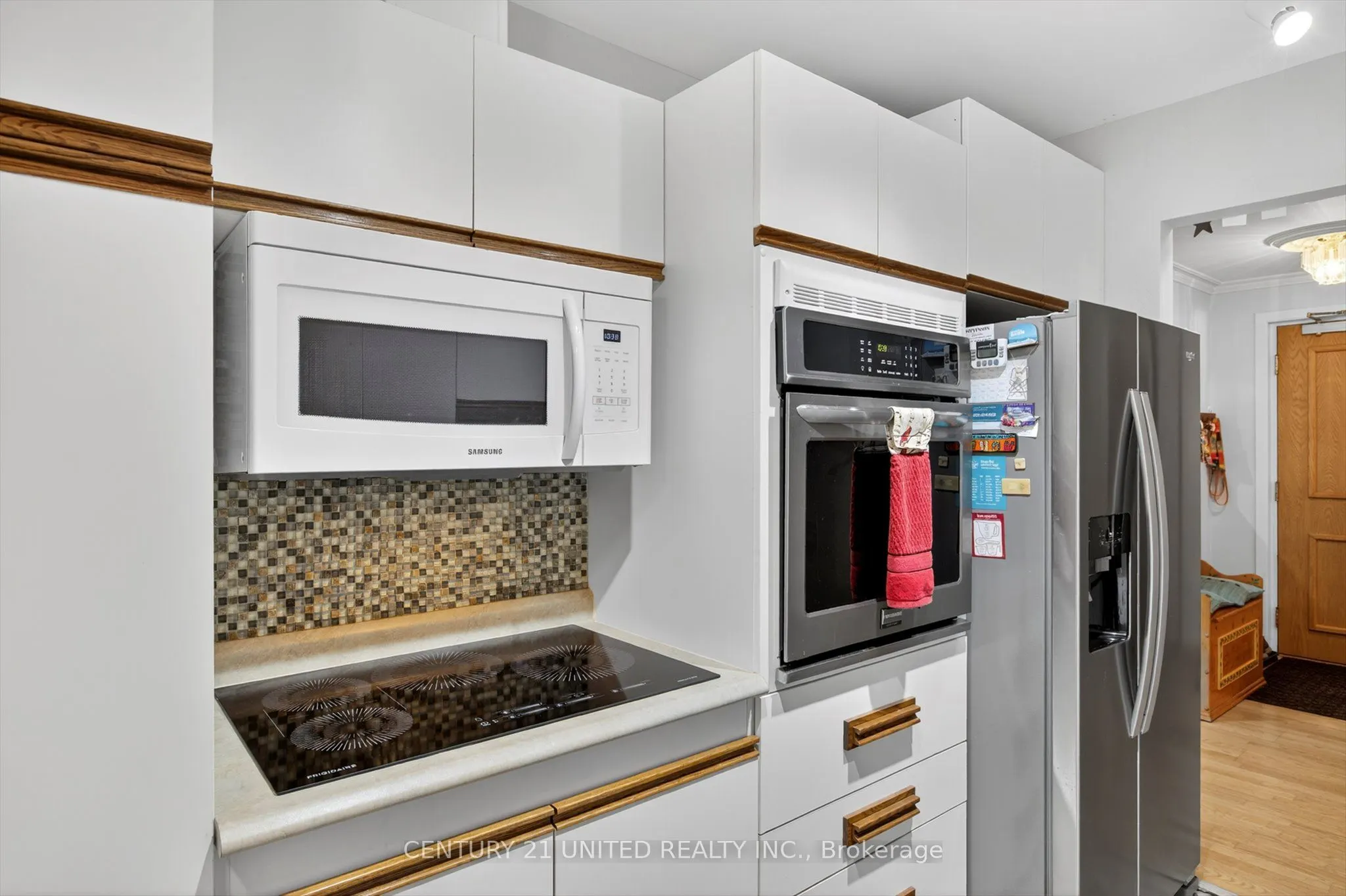 635 Whitaker Street, #8