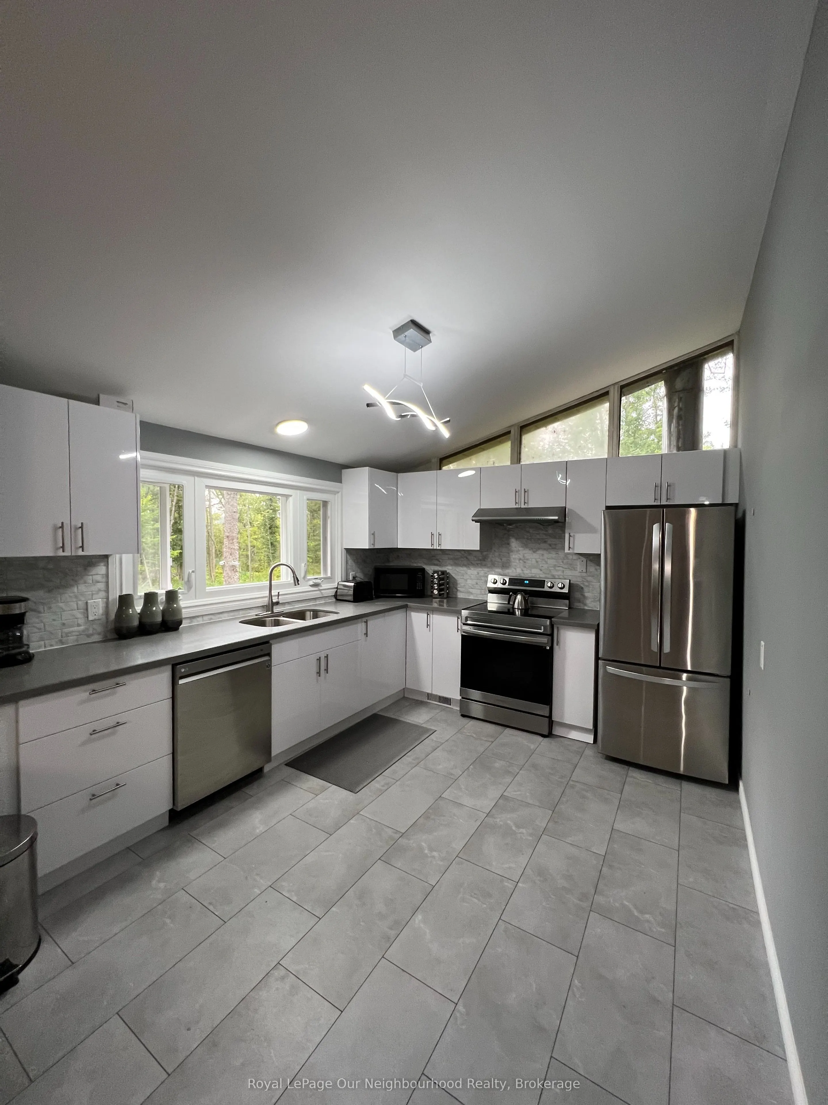 41 Valley View Lane, #A