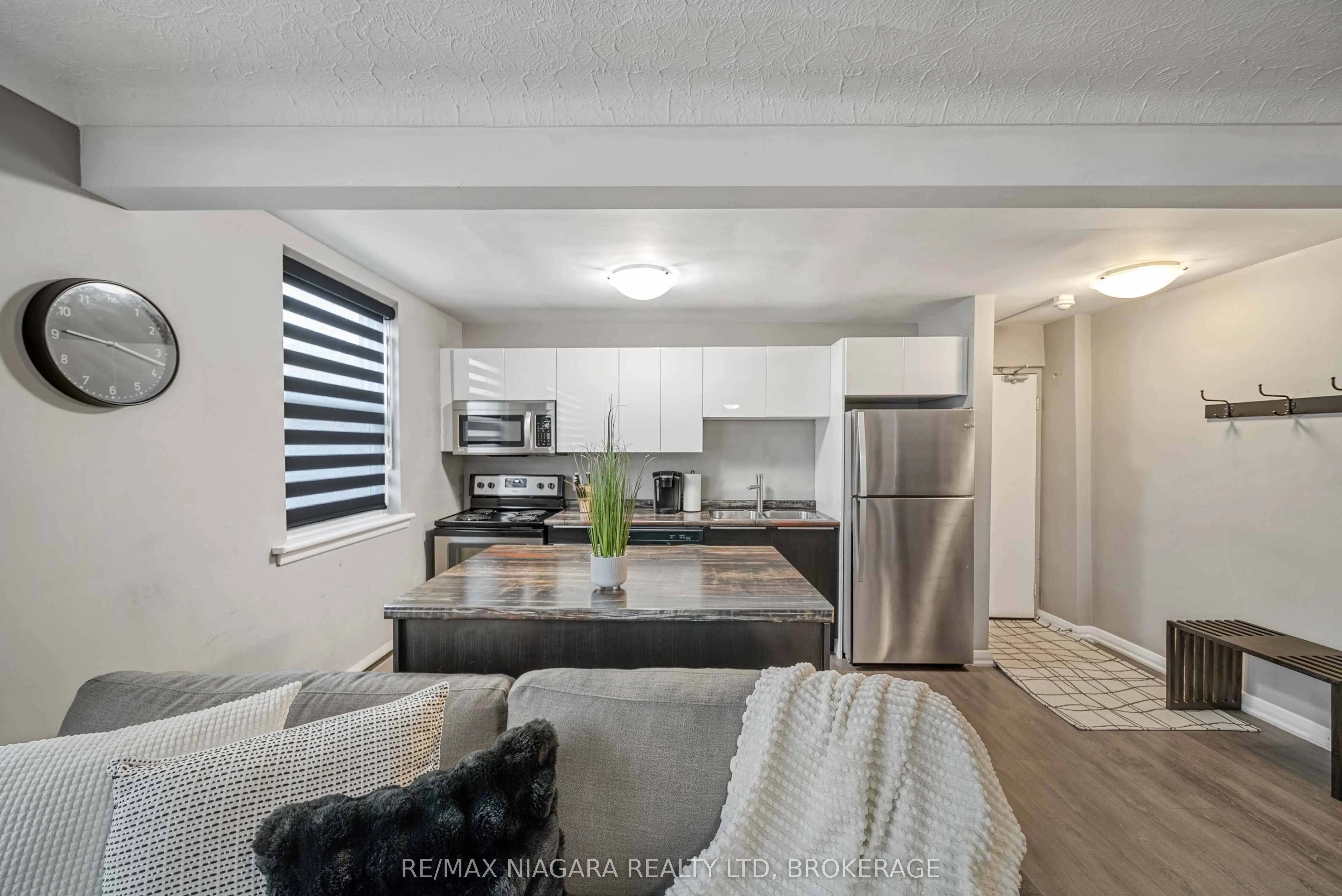 4538 Huron Street, #8