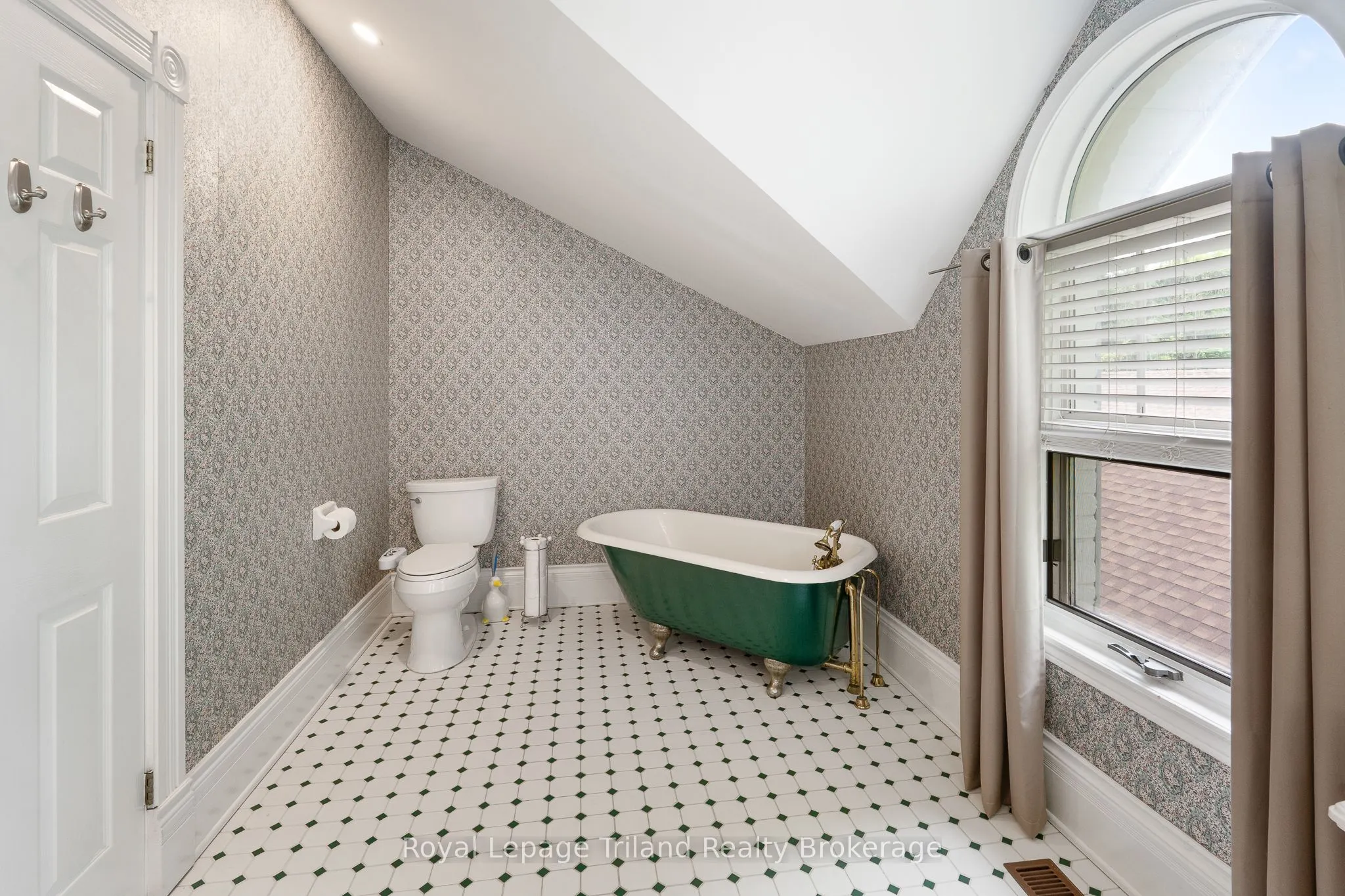 505 Devonshire Avenue