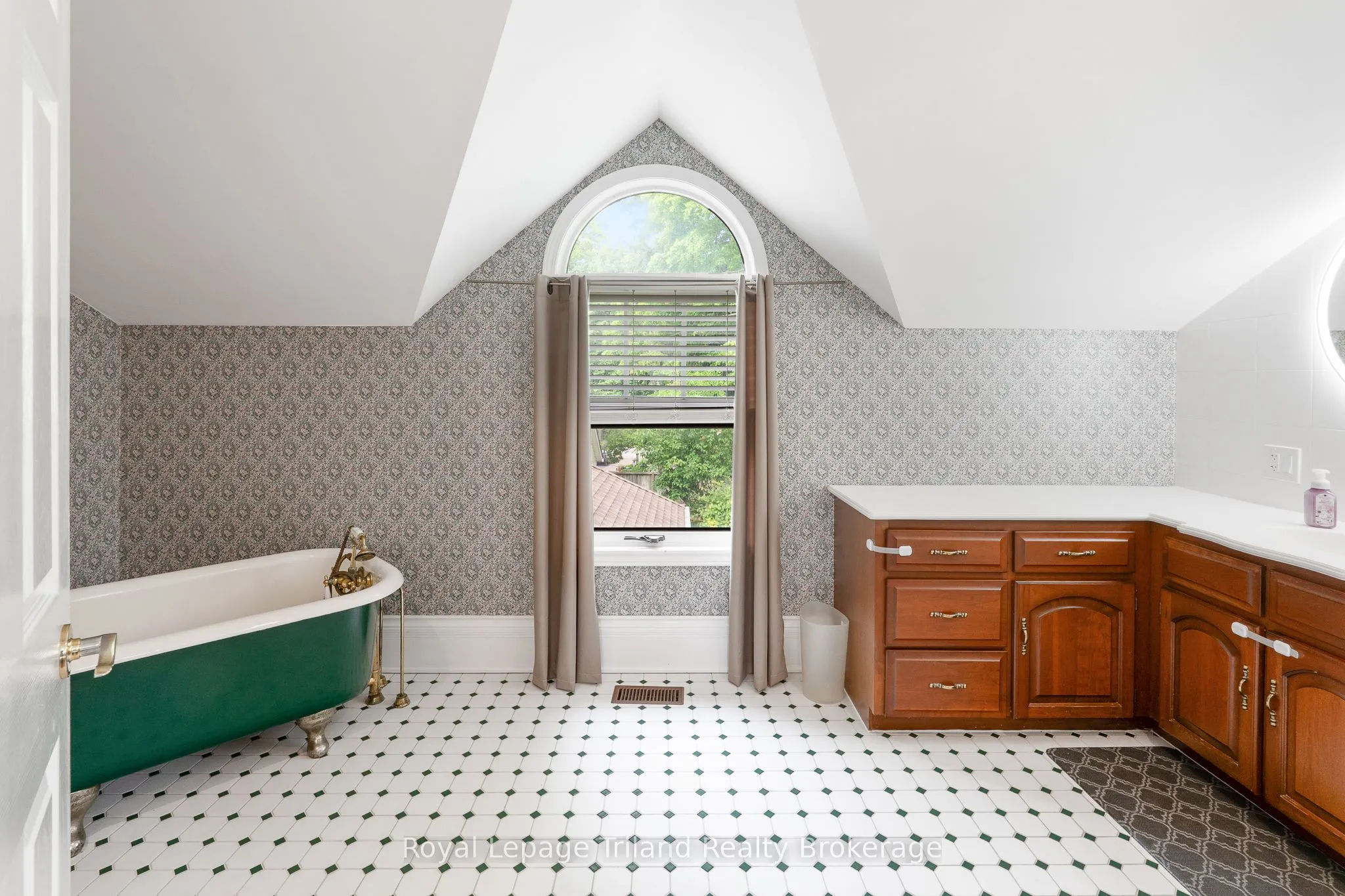 505 Devonshire Avenue