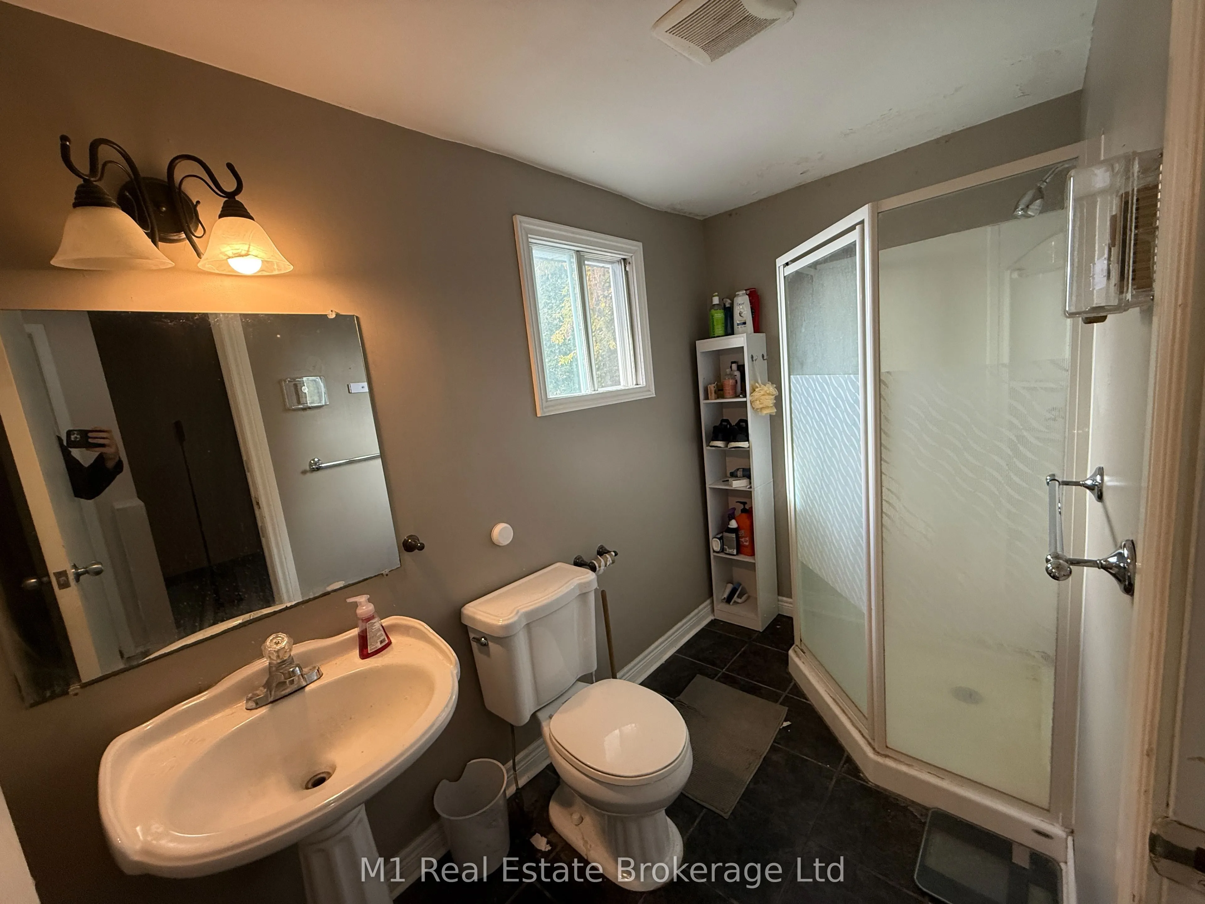 779 Scottsdale Drive