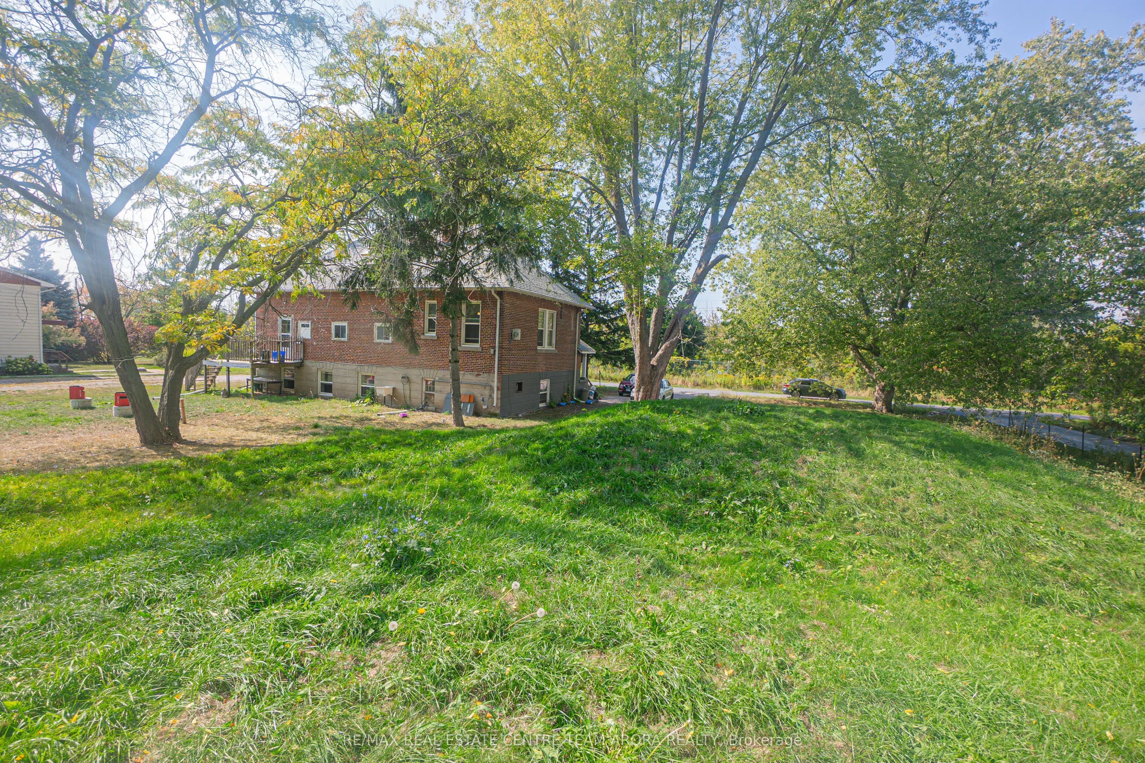 19 QUINTE VIEW Drive