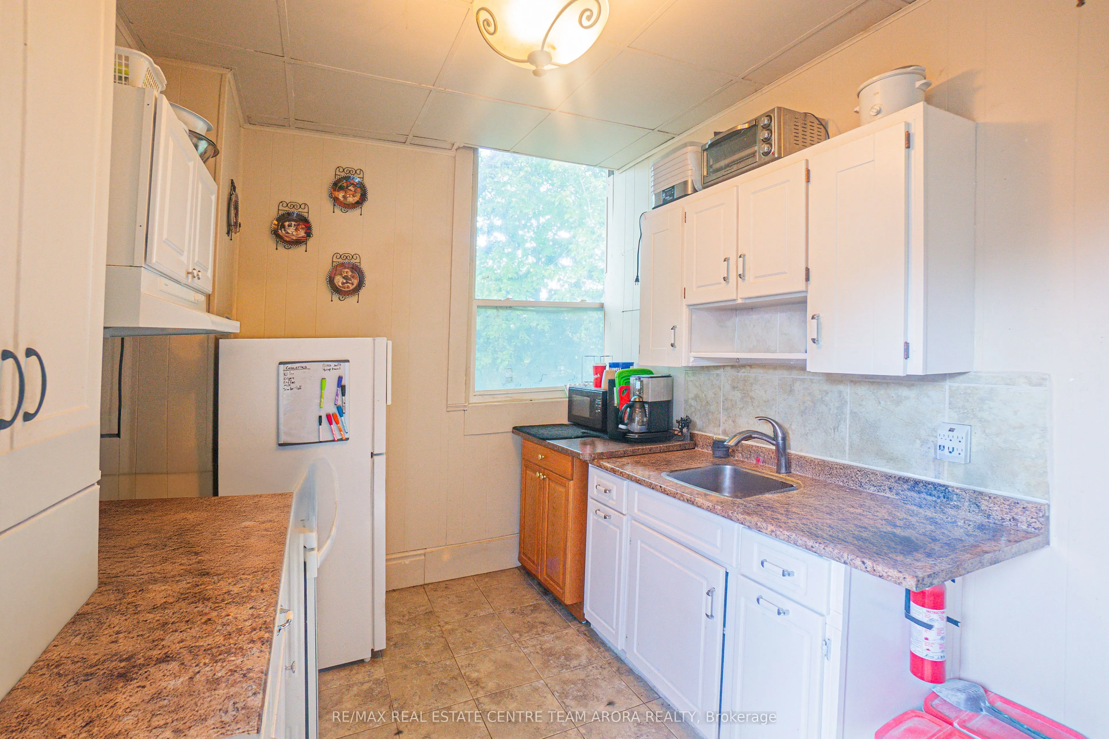 19 QUINTE VIEW Drive