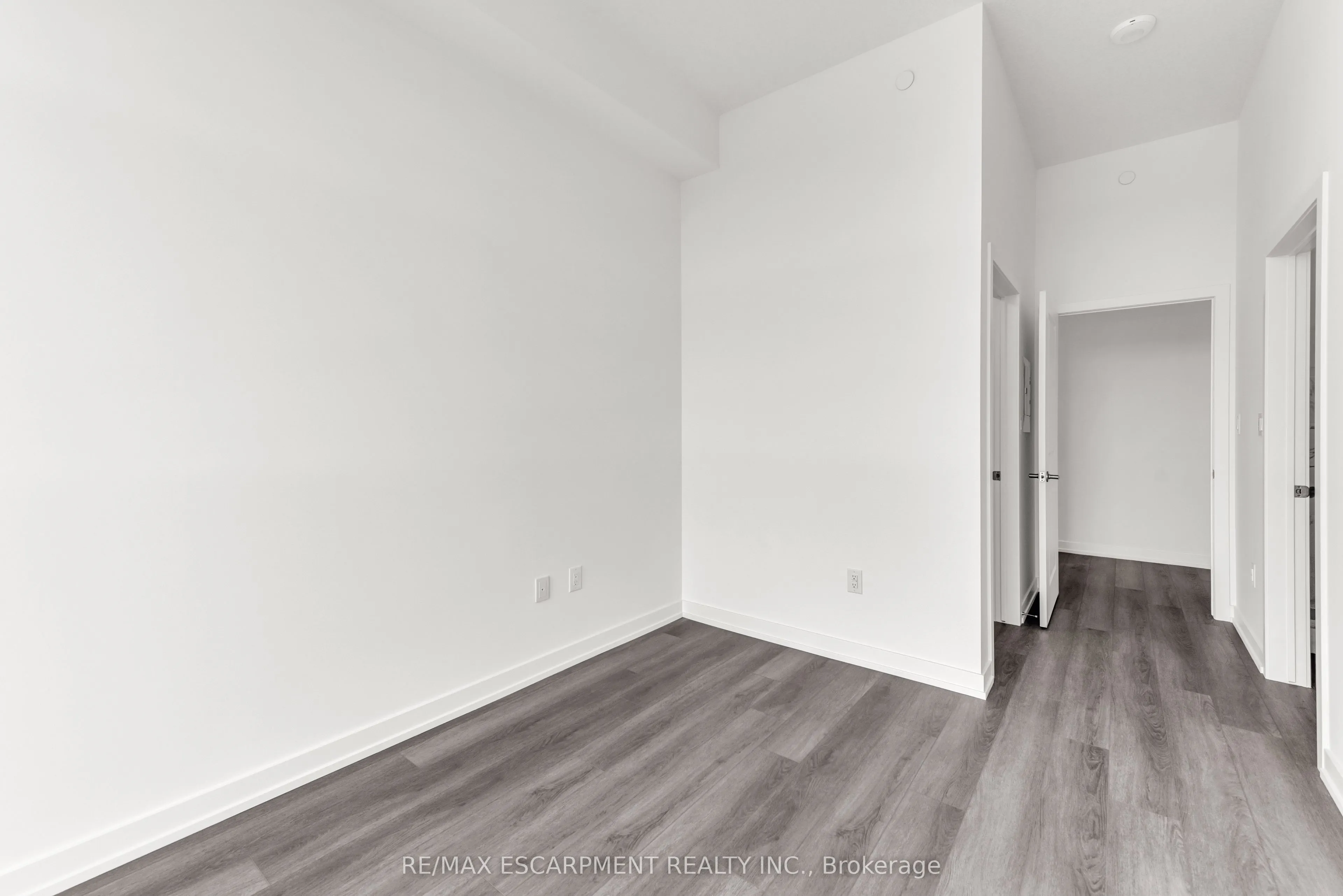 460 Dundas Street E, #502