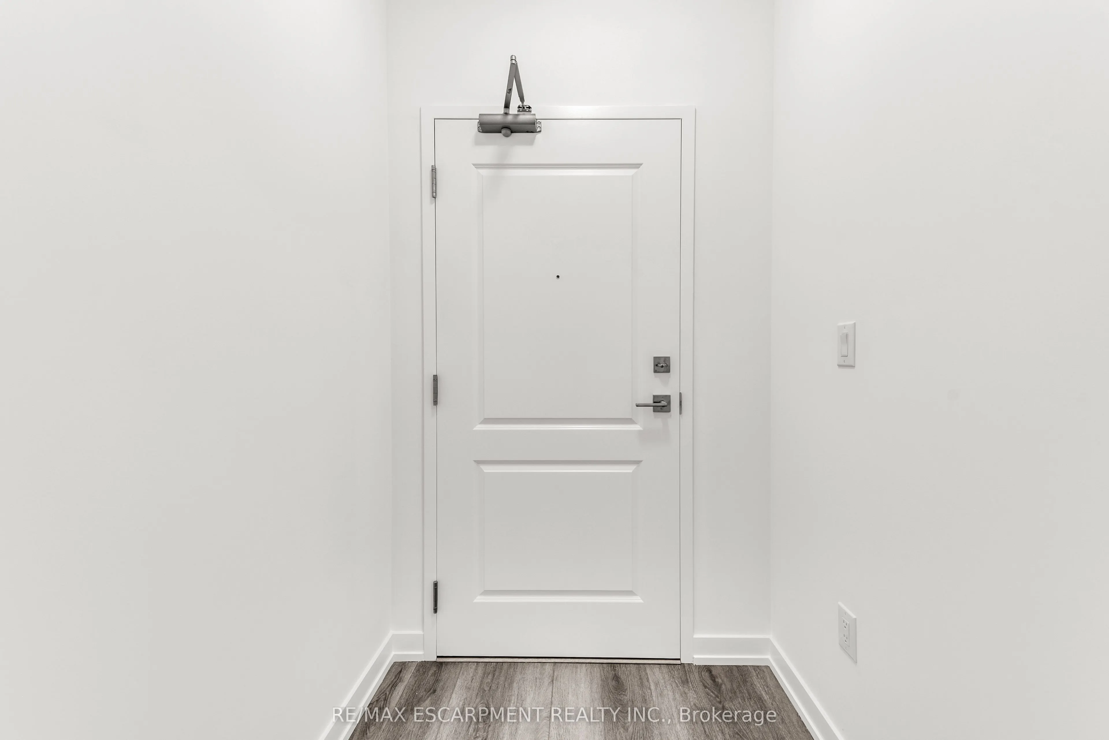 460 Dundas Street E, #502