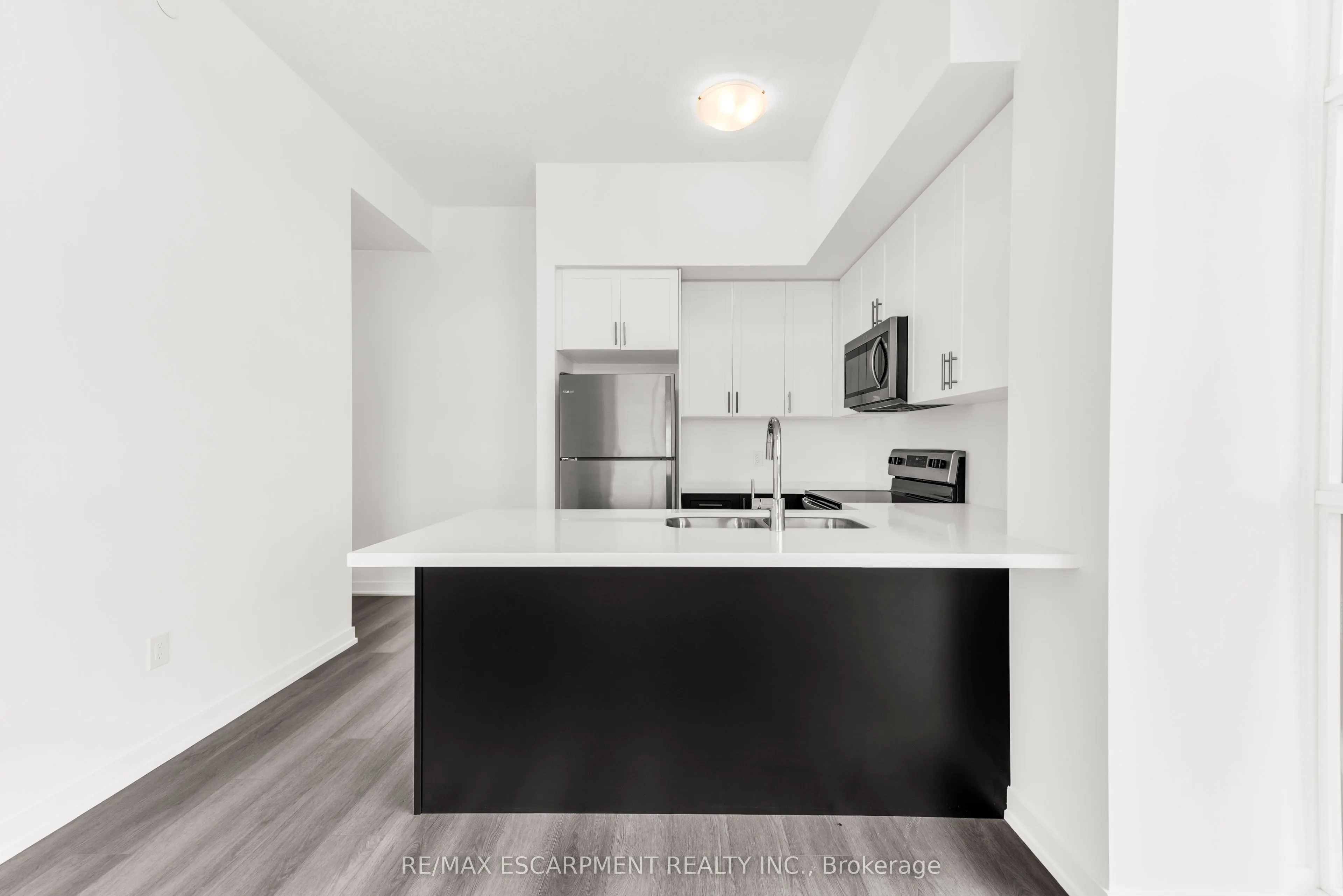 460 Dundas Street E, #502