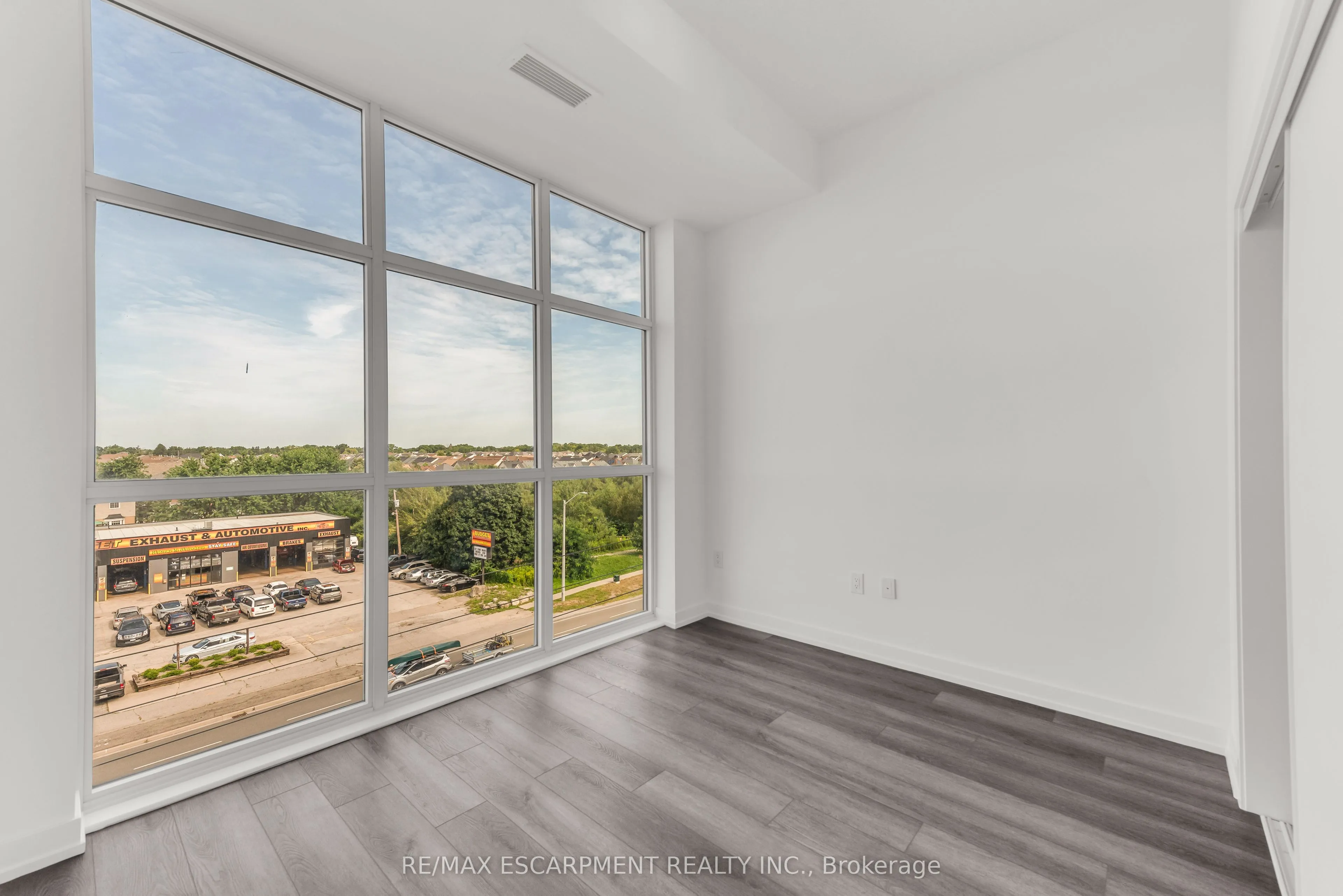 460 Dundas Street E, #502