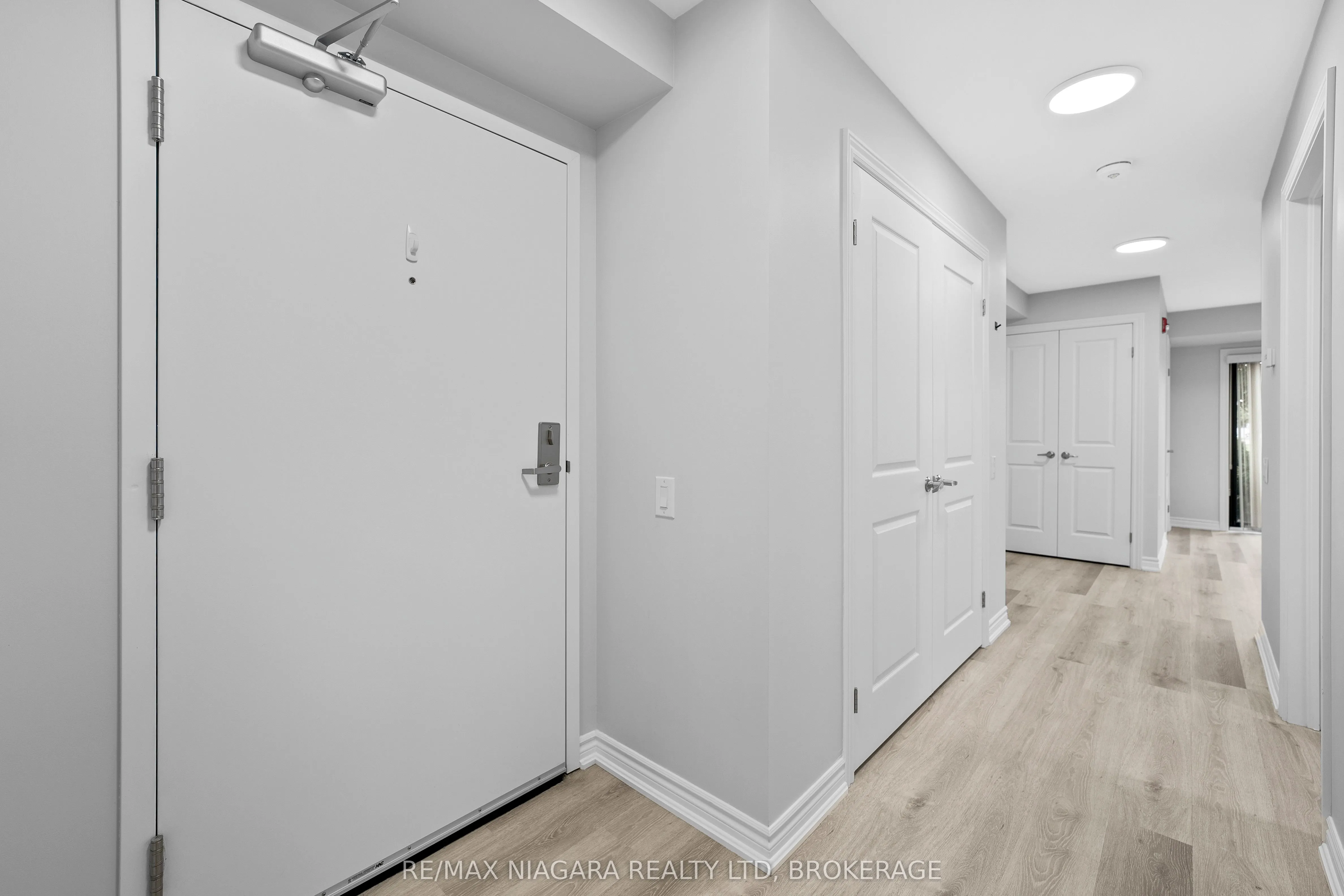 63 Vine Street S, #103