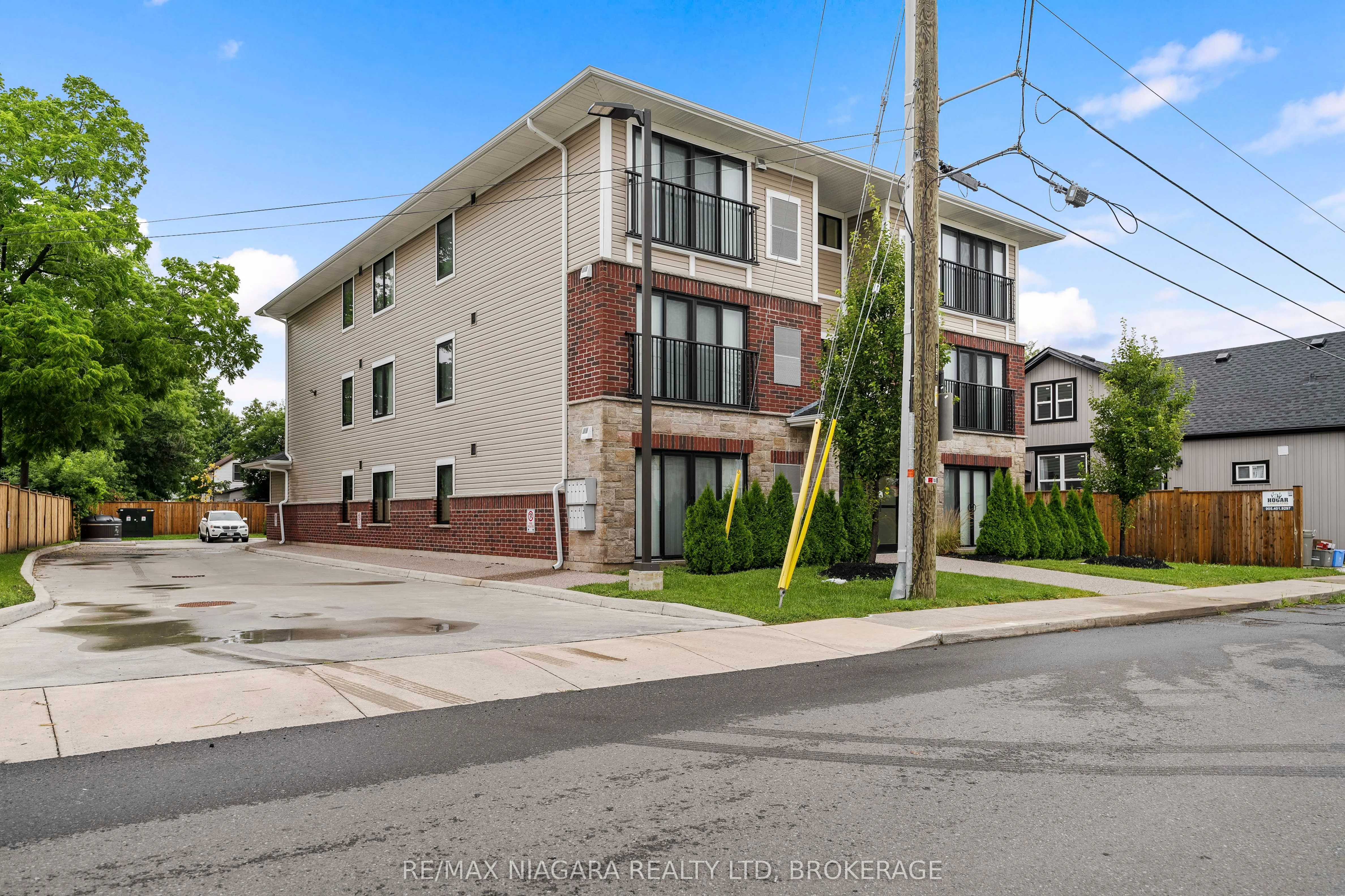 63 Vine Street S, #103