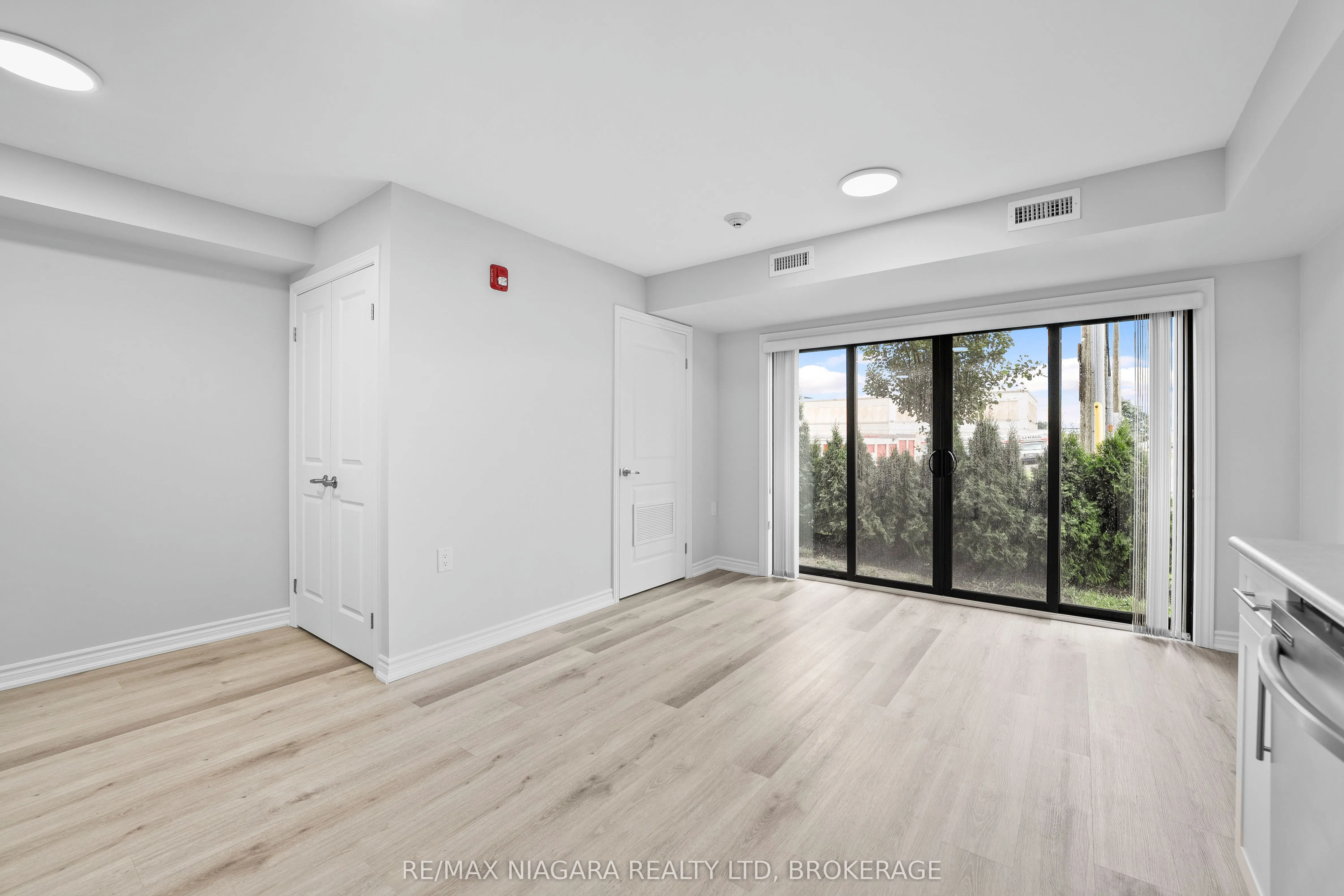 63 Vine Street S, #103