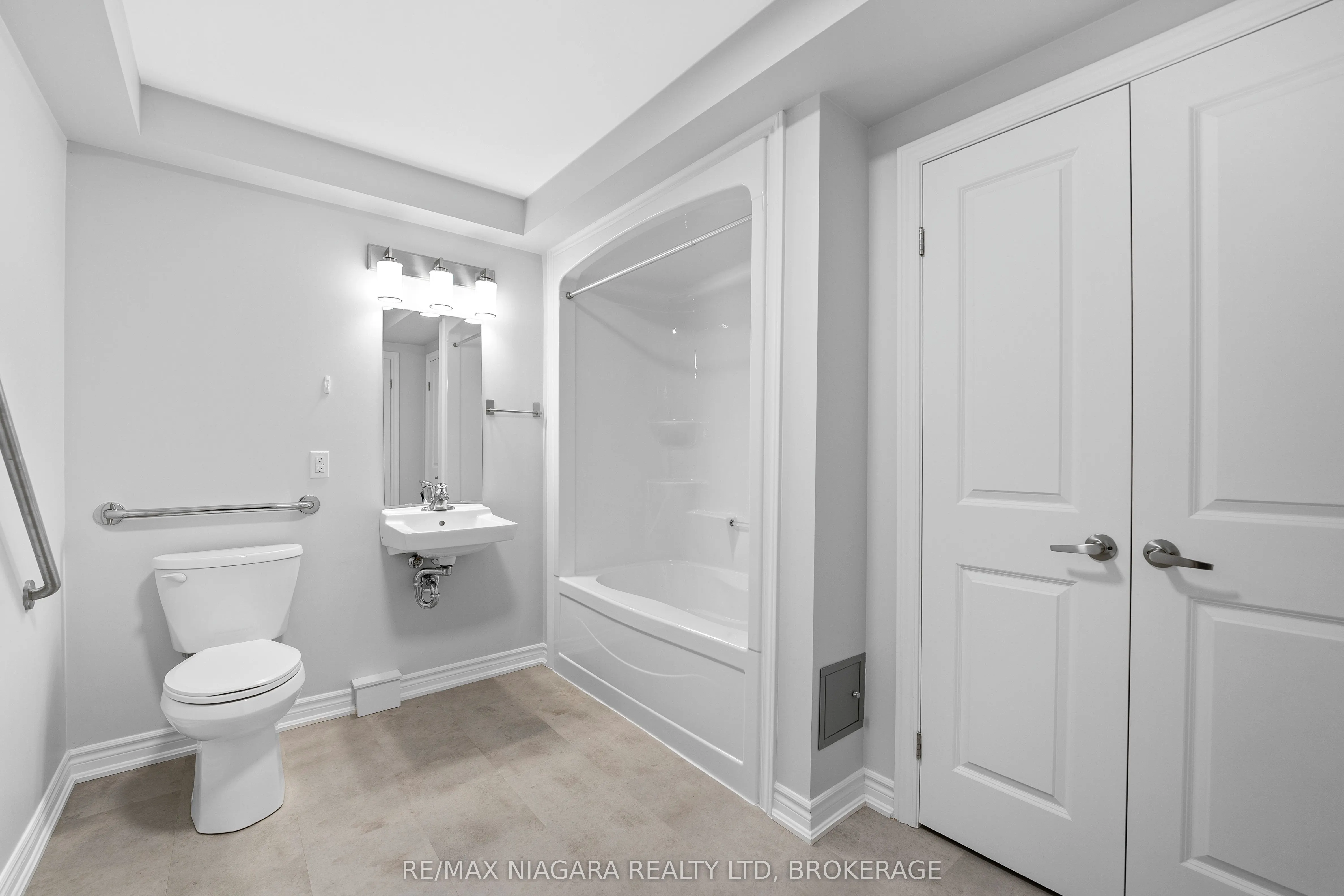 63 Vine Street S, #103