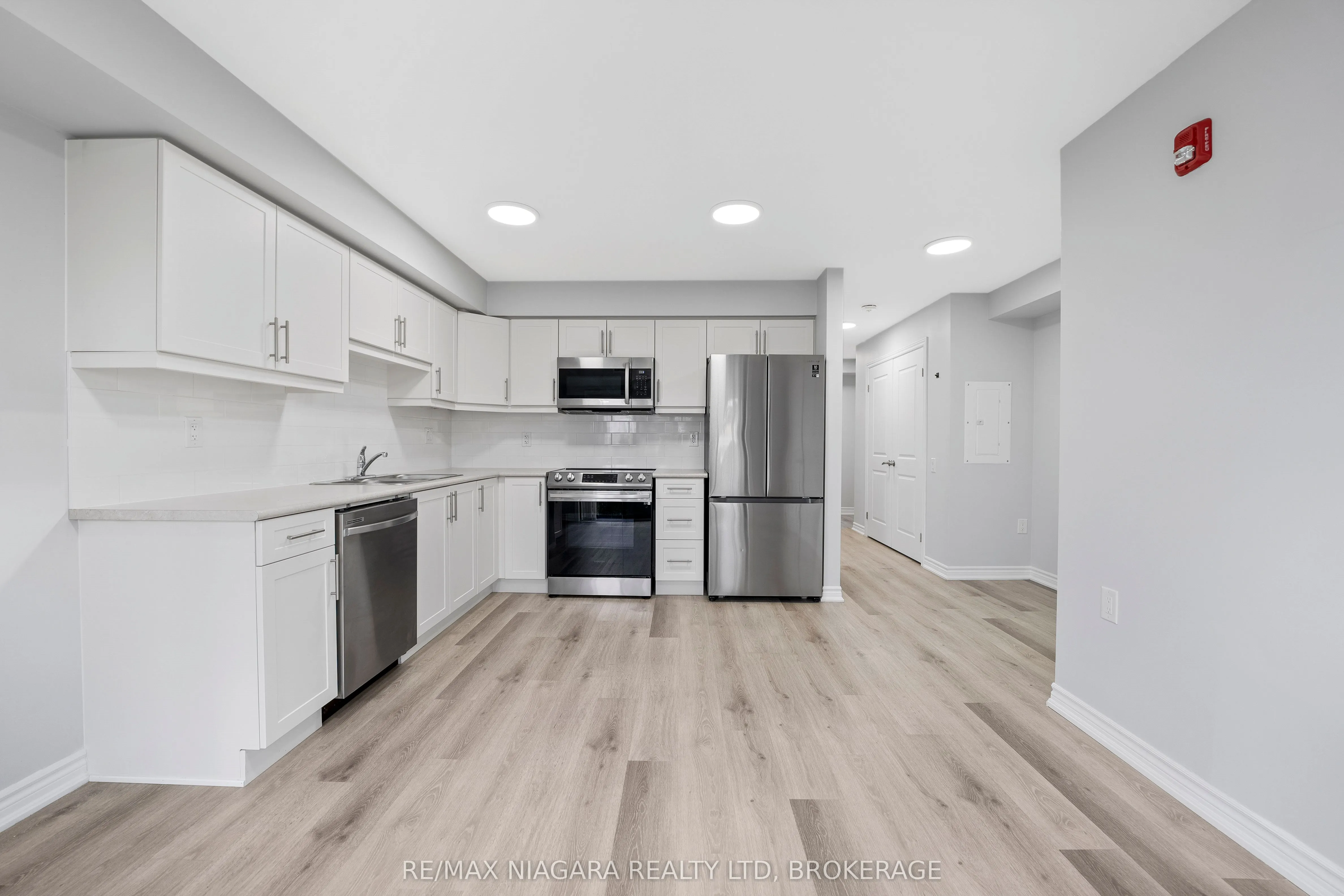 63 Vine Street S, #103