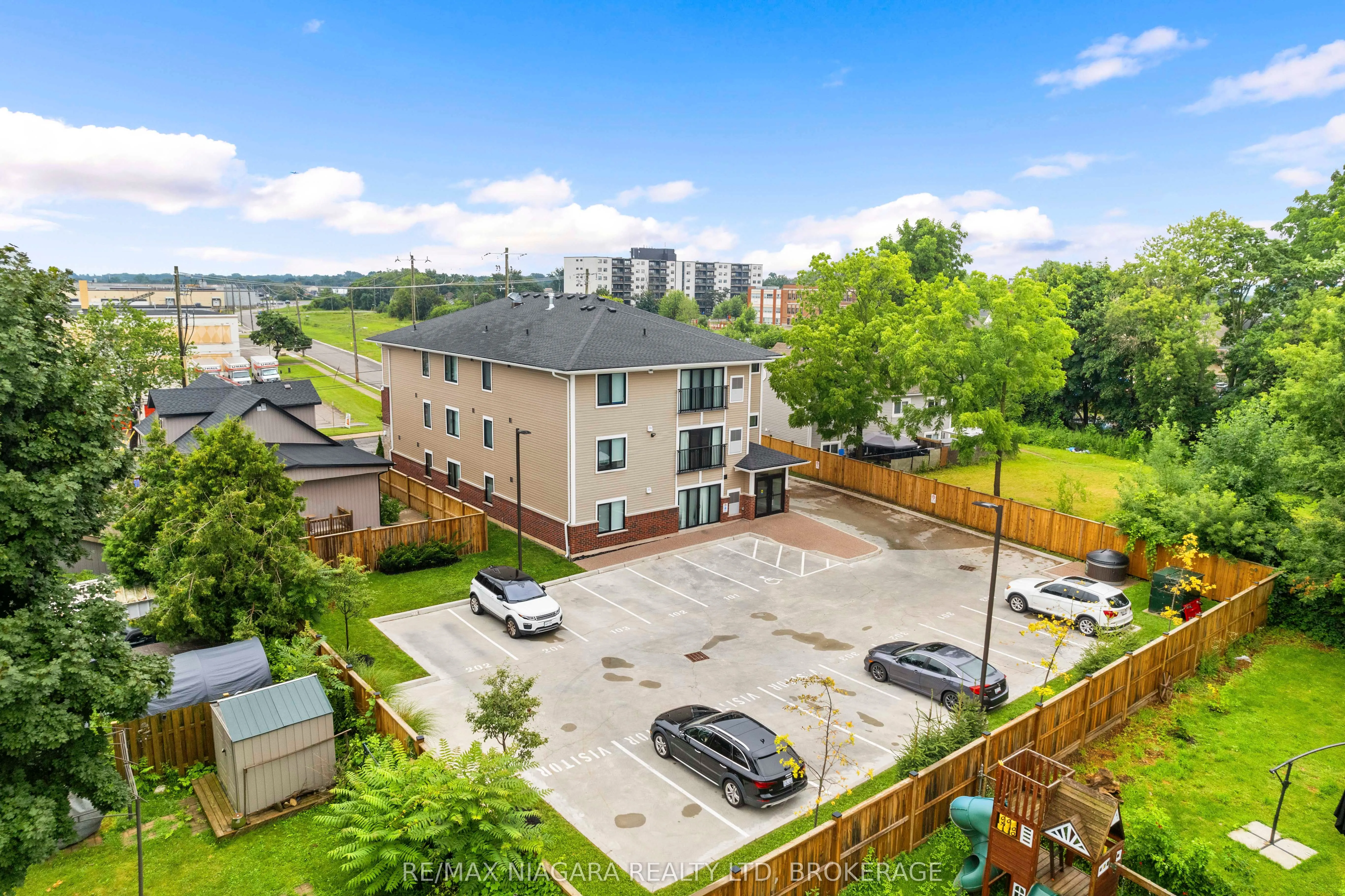 63 Vine Street S, #103